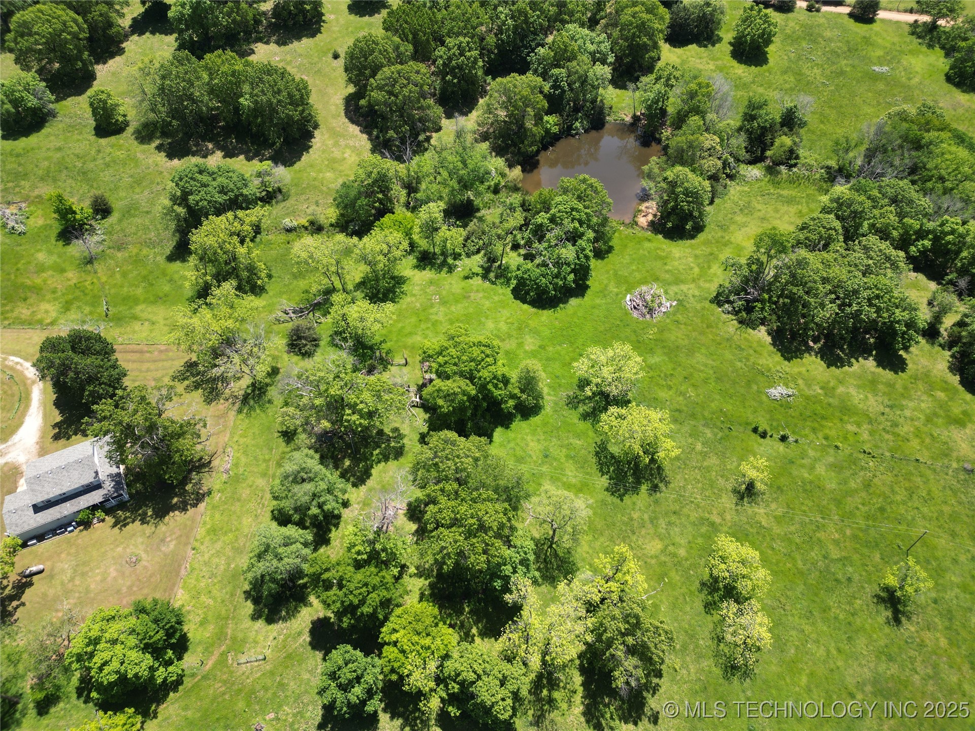 432756 E 320 Road Property Photo 25
