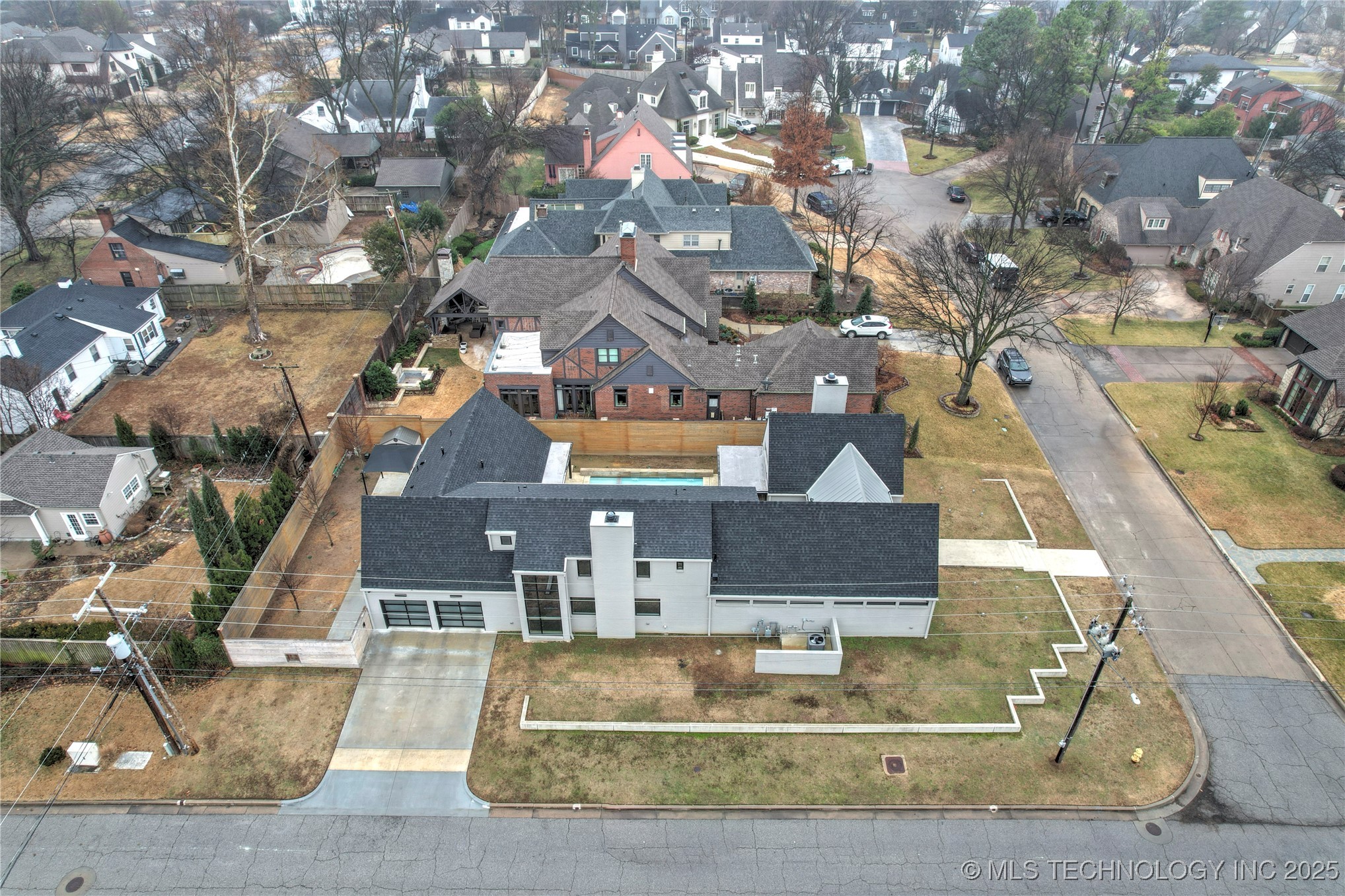 2501 S Columbia Avenue Property Photo 49