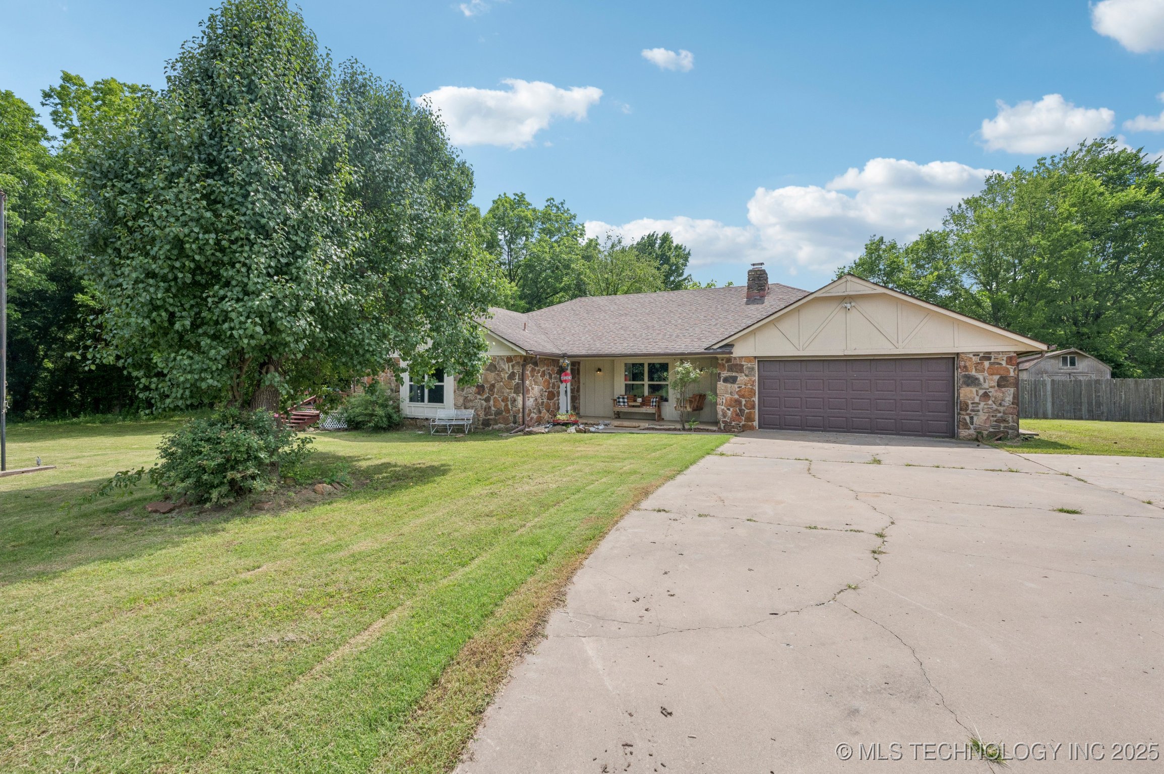 1505 Berry Road Property Photo 1