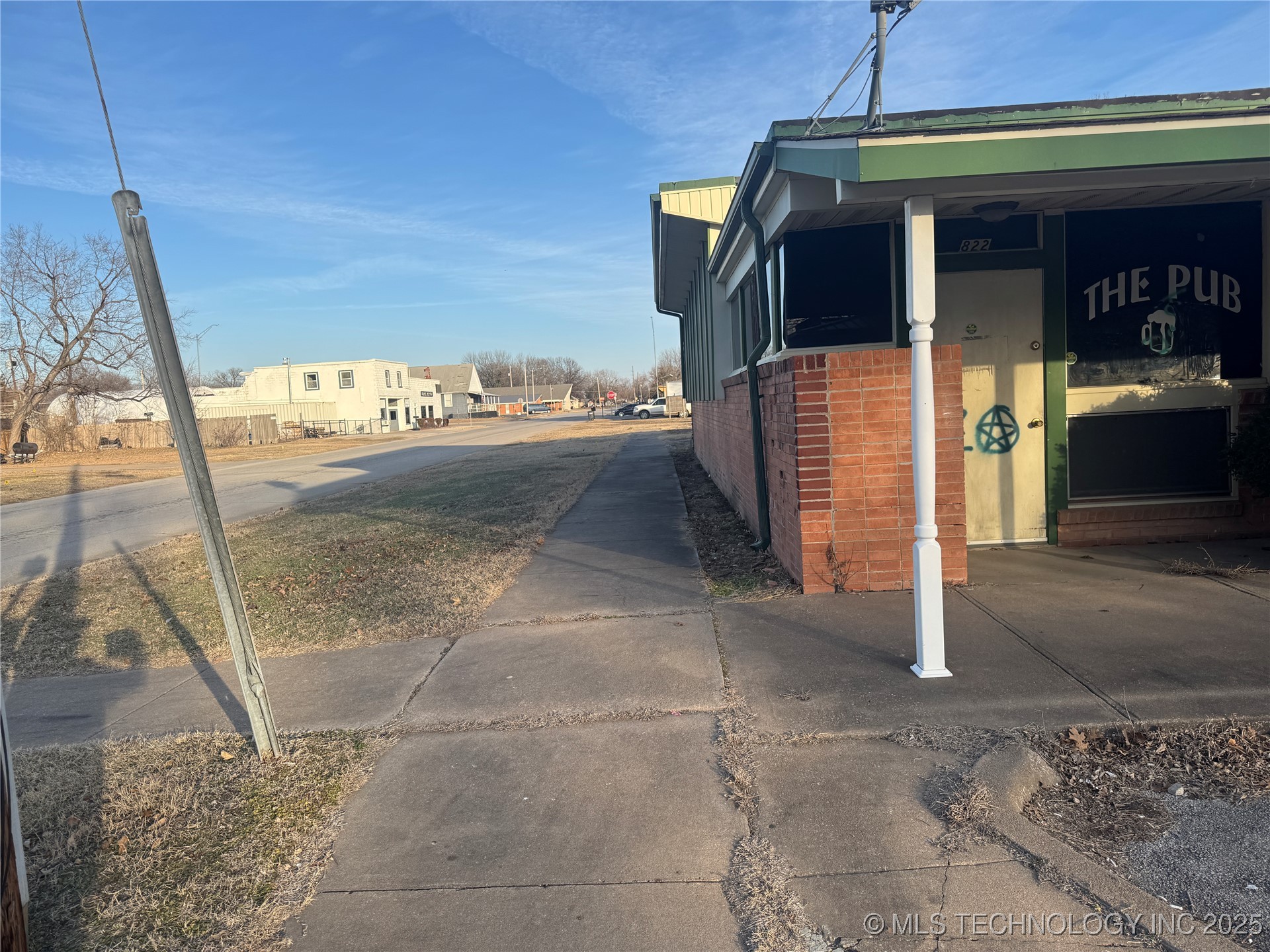 822 N Shawnee Avenue Property Photo 3