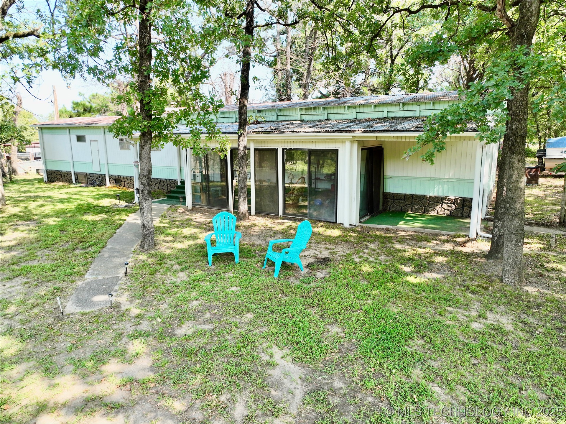 114385 Forest Circle Property Photo