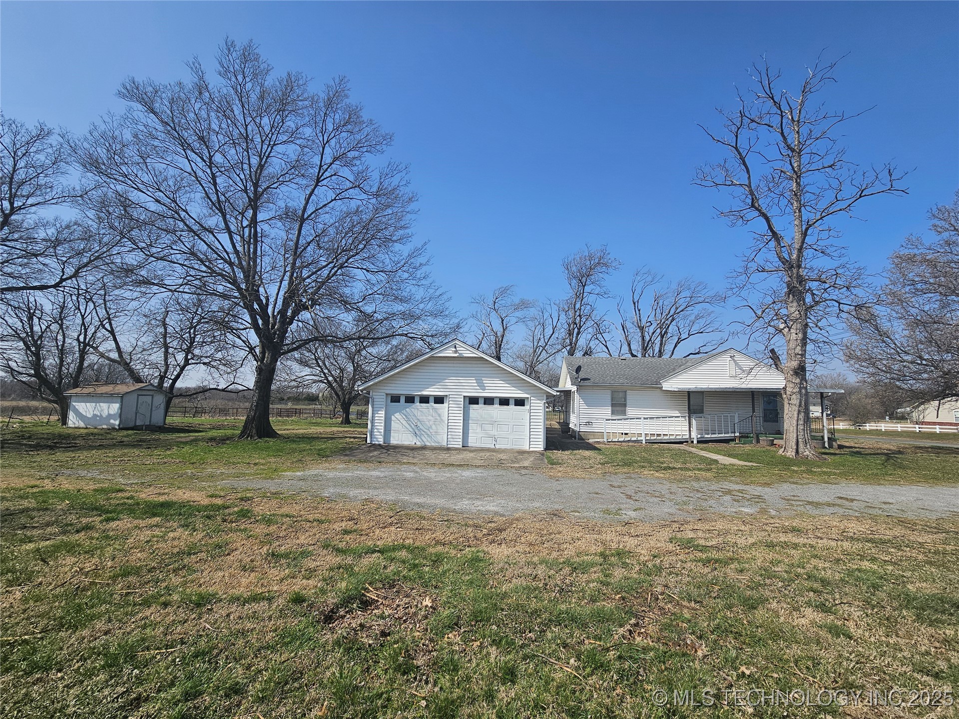 2679 W 510 Road Property Photo 1