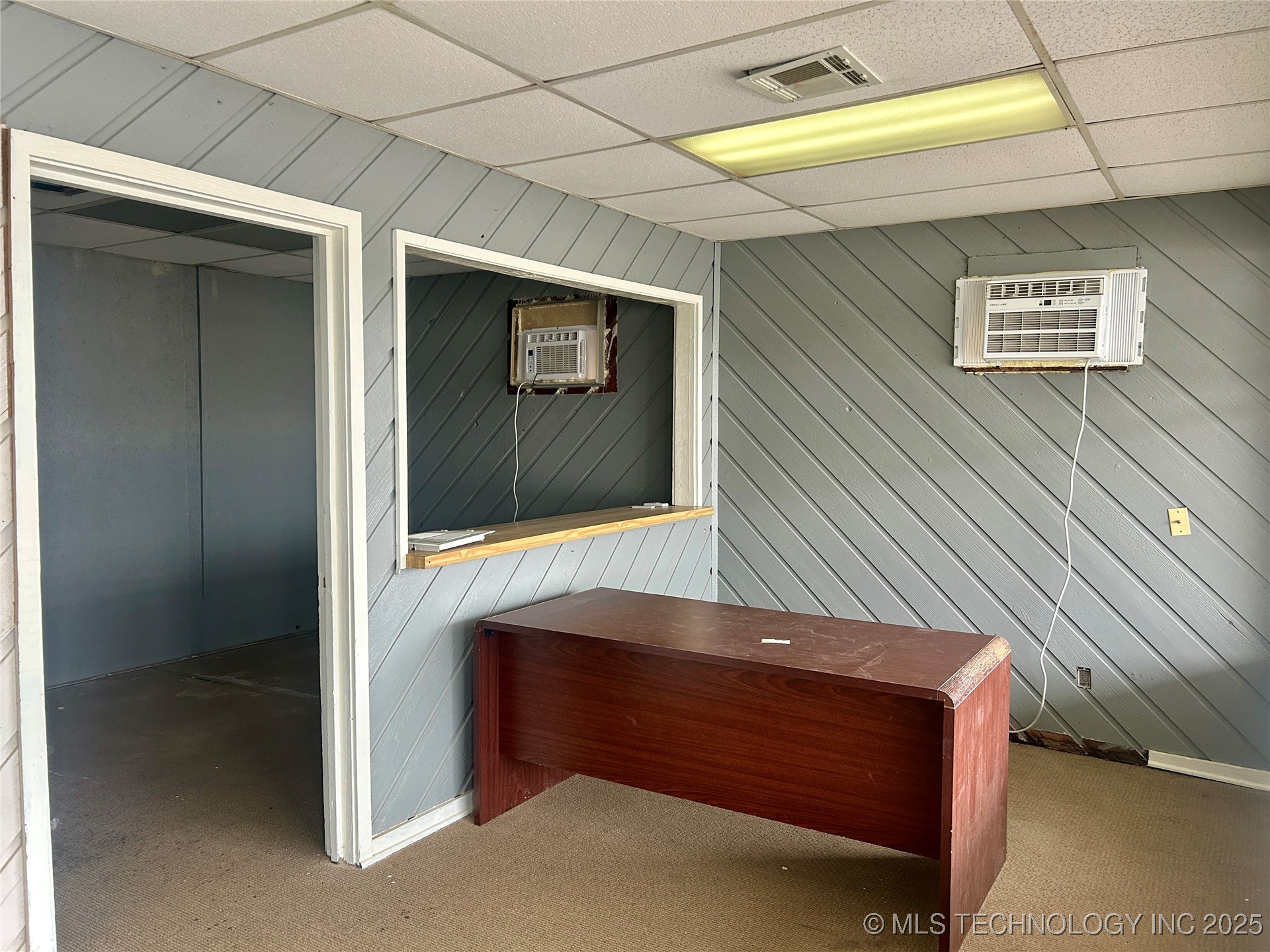 201 S Mcquarrie Avenue Property Photo 3