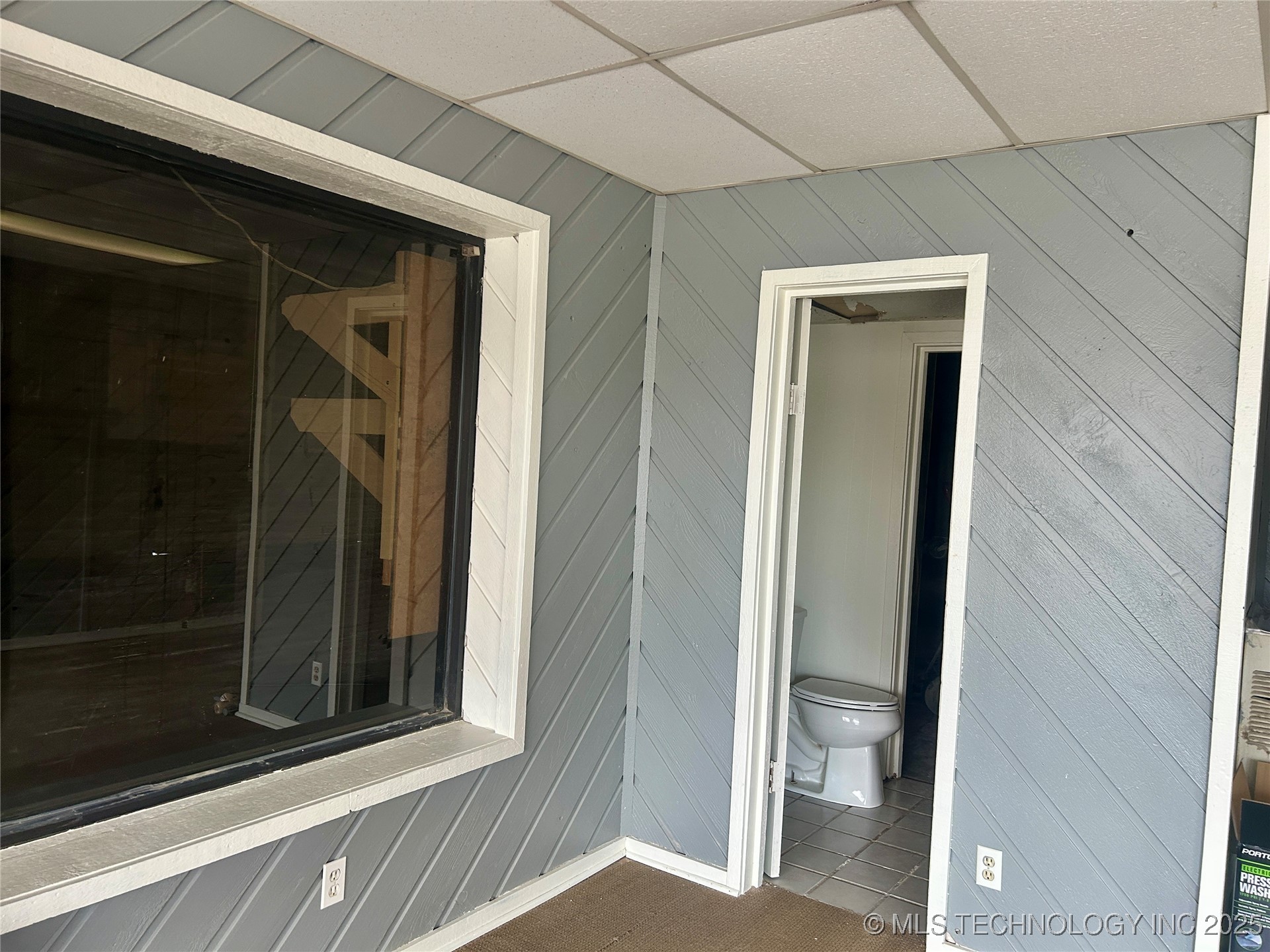 201 S Mcquarrie Avenue Property Photo 4