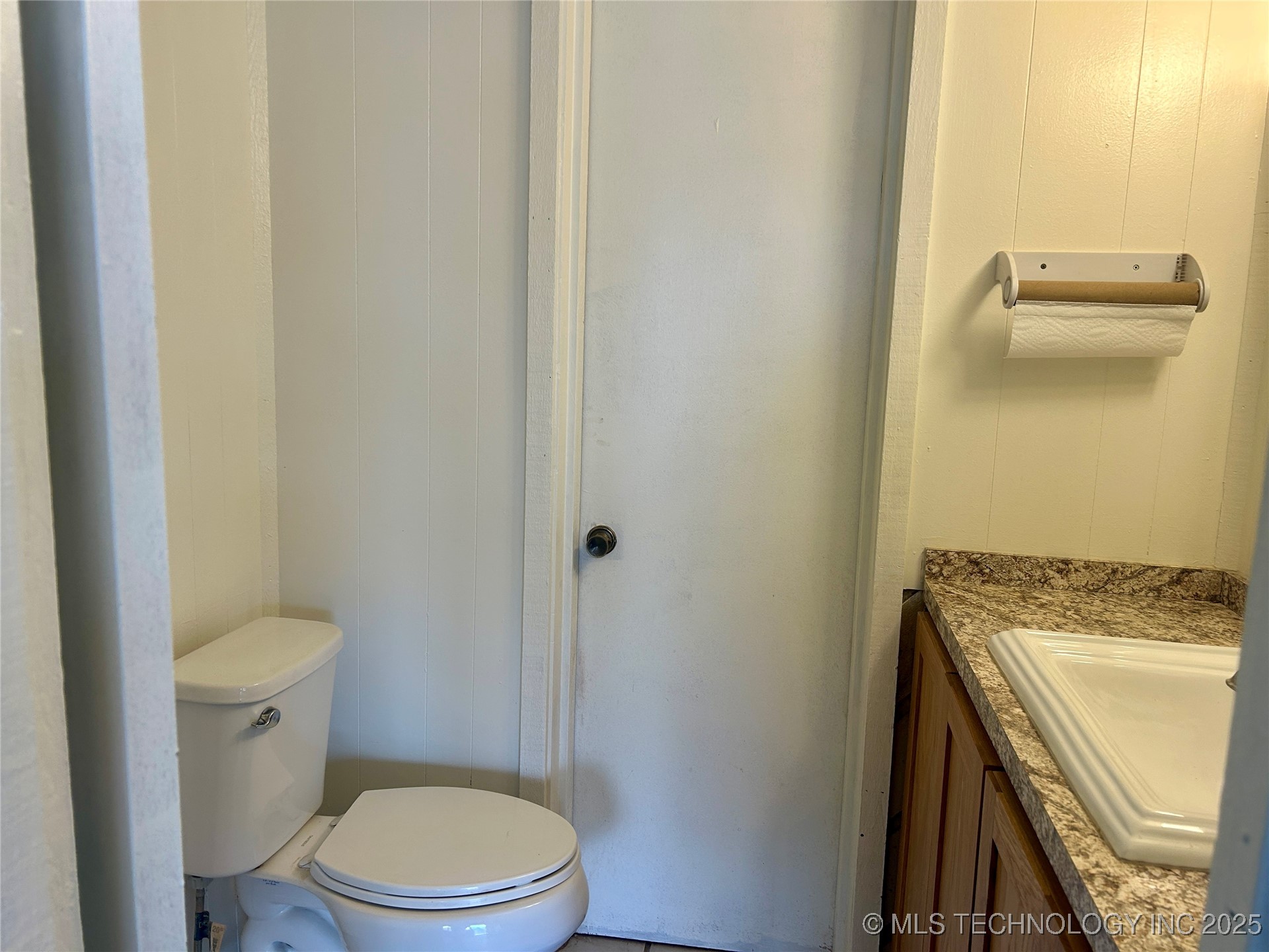 201 S Mcquarrie Avenue Property Photo 5