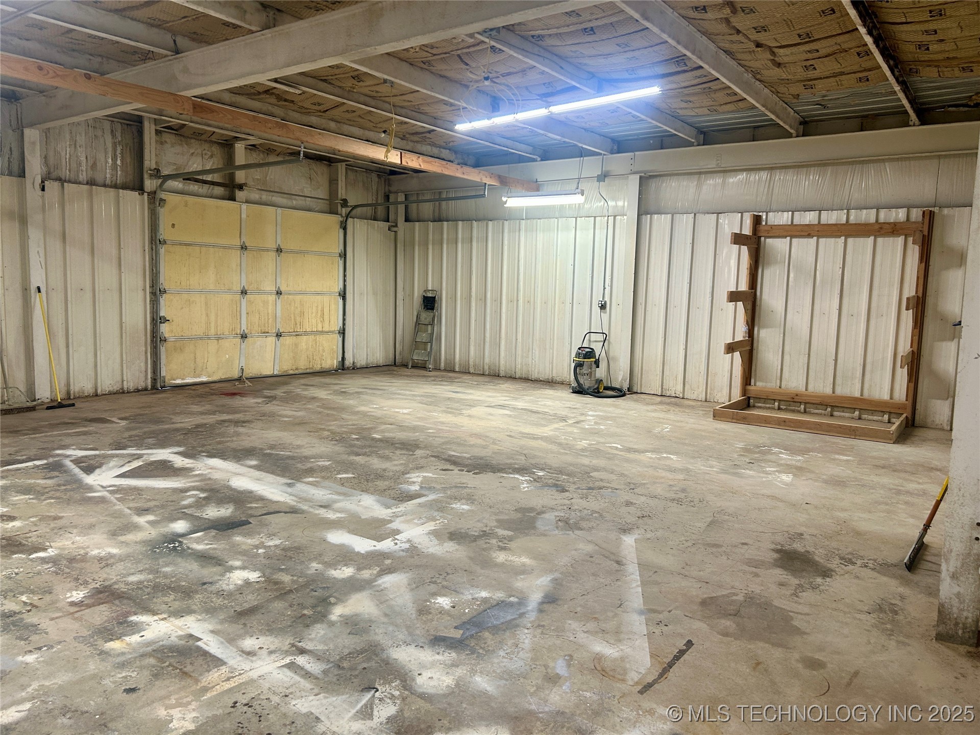 201 S Mcquarrie Avenue Property Photo 7