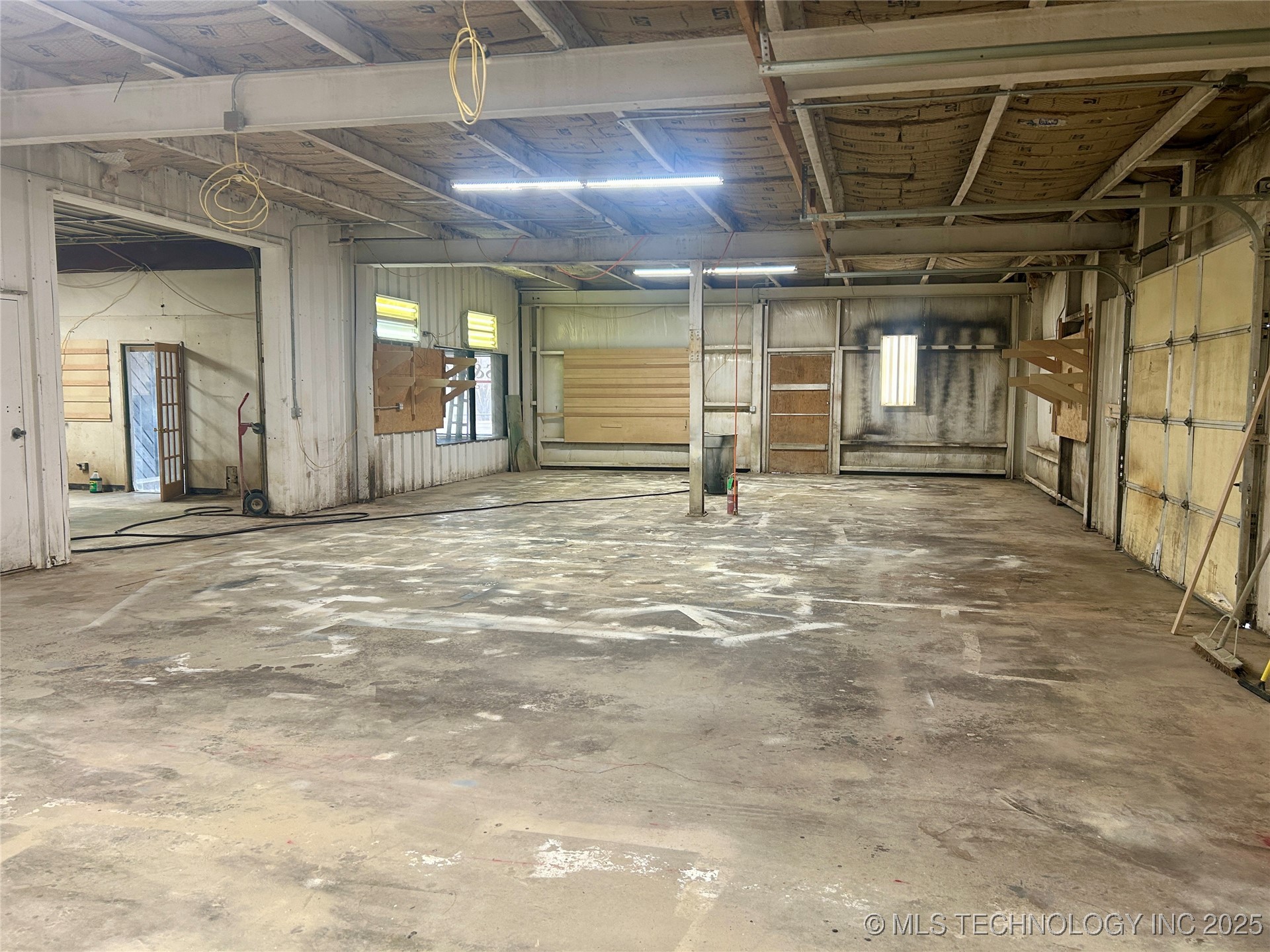 201 S Mcquarrie Avenue Property Photo 8