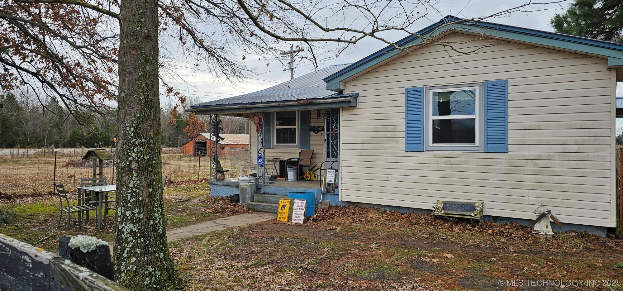 470025 Highway 101 E Property Photo 2