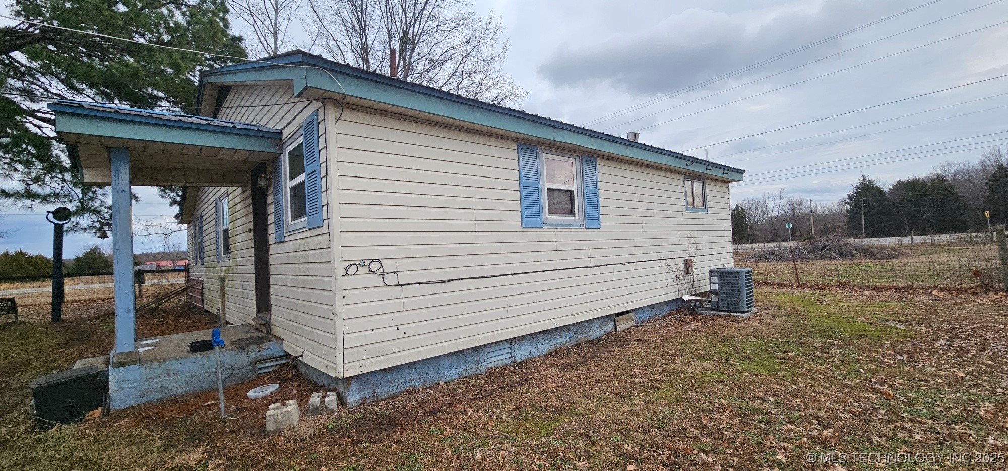 470025 Highway 101 E Property Photo 4