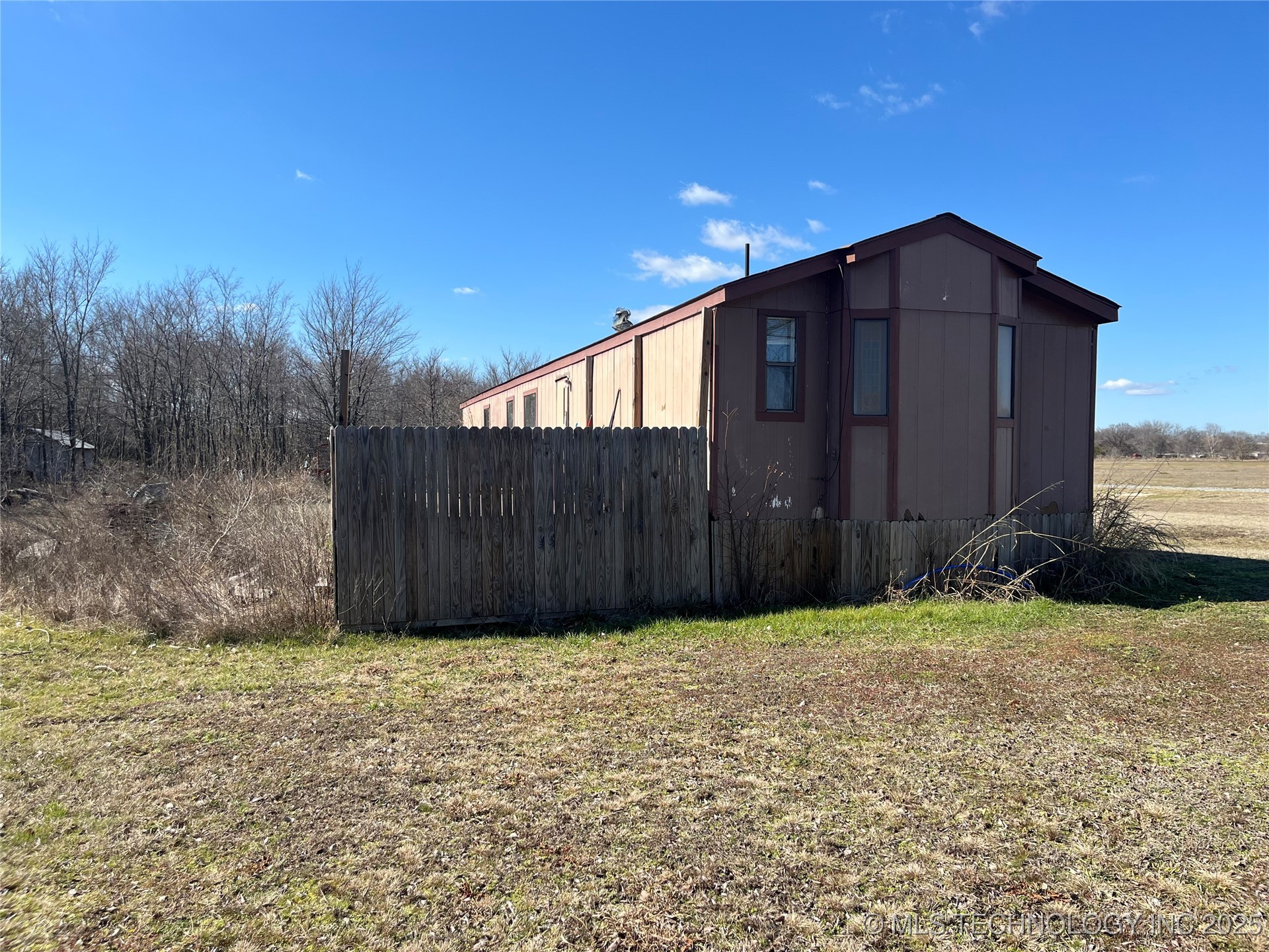 21501 Fox Drive Property Photo 3