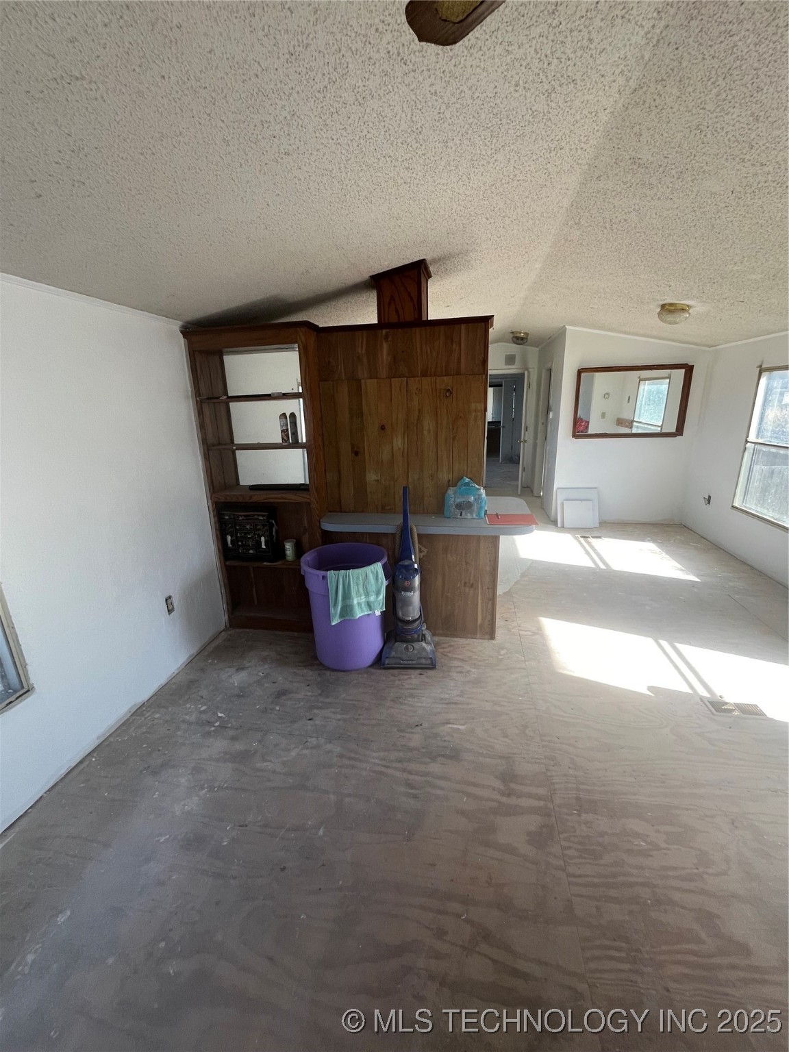 21501 Fox Drive Property Photo 5