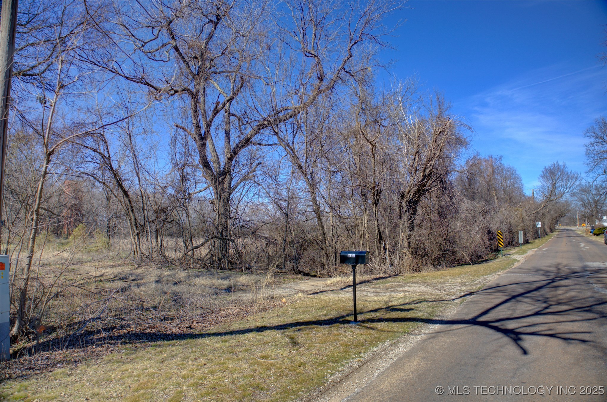 16908 S 157th East Avenue Property Photo 6