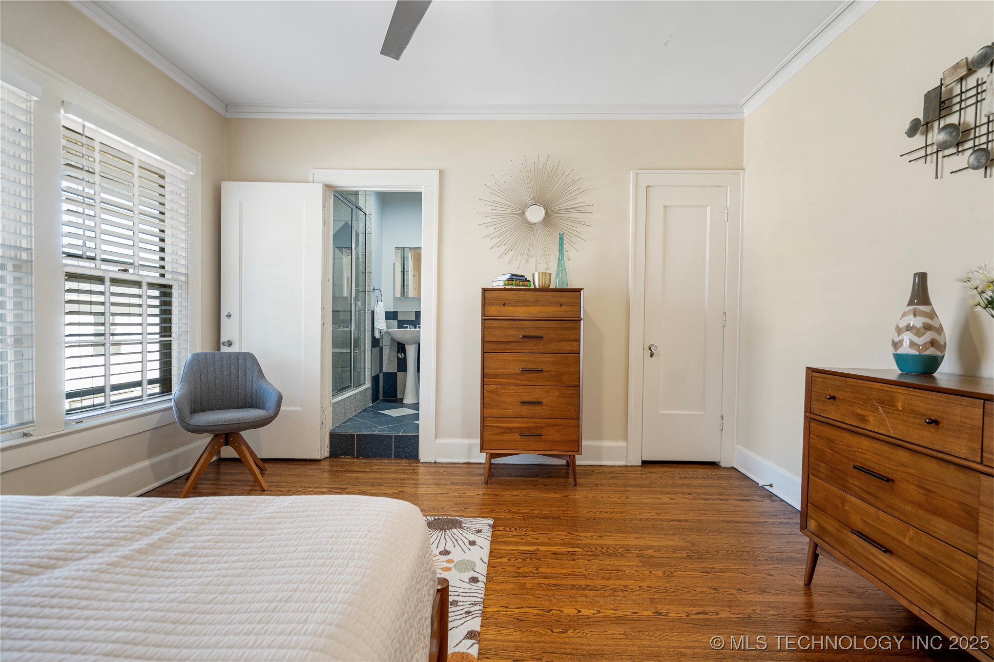301 E 20th Street Property Photo 62