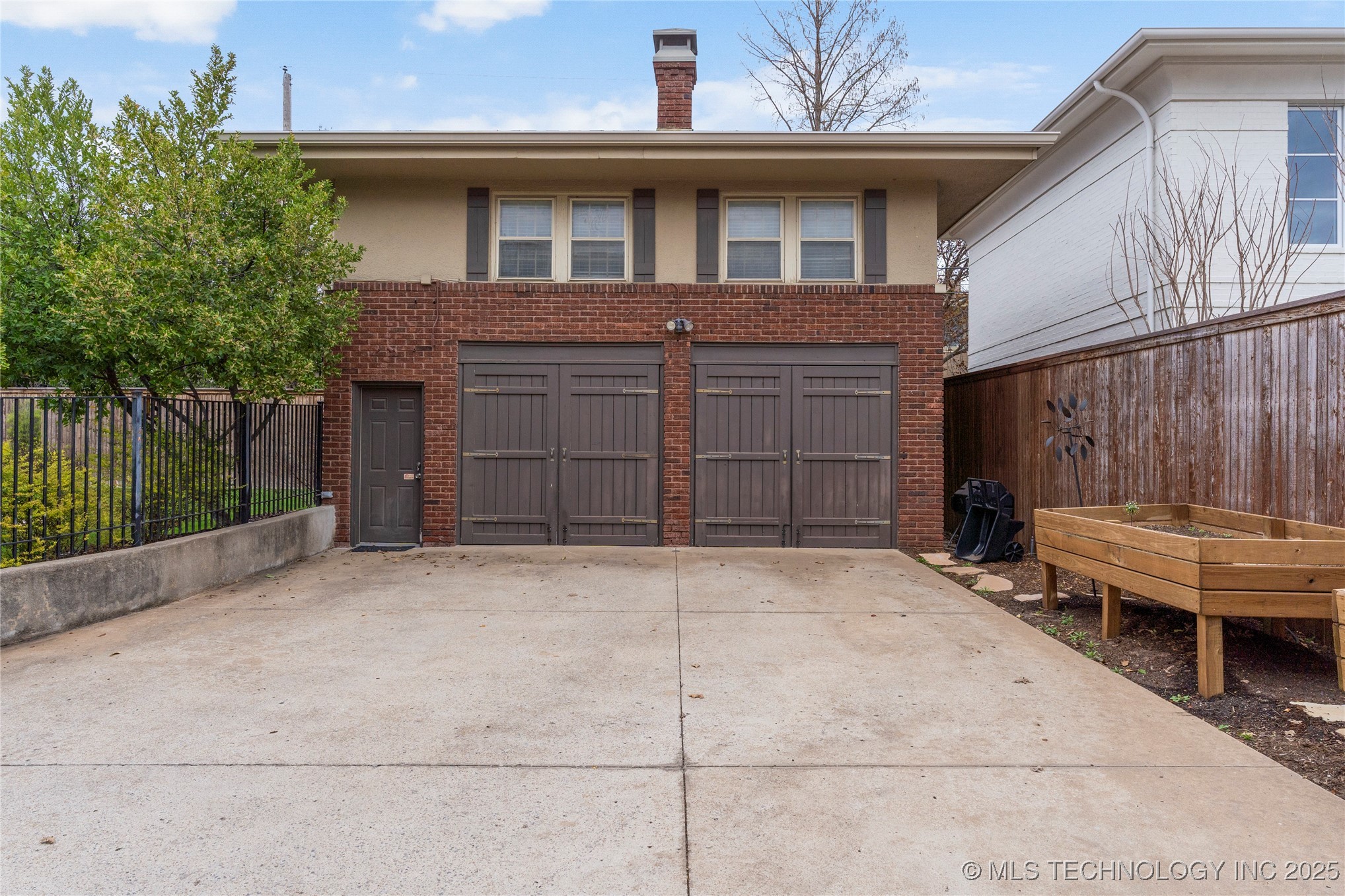 301 E 20th Street Property Photo 95