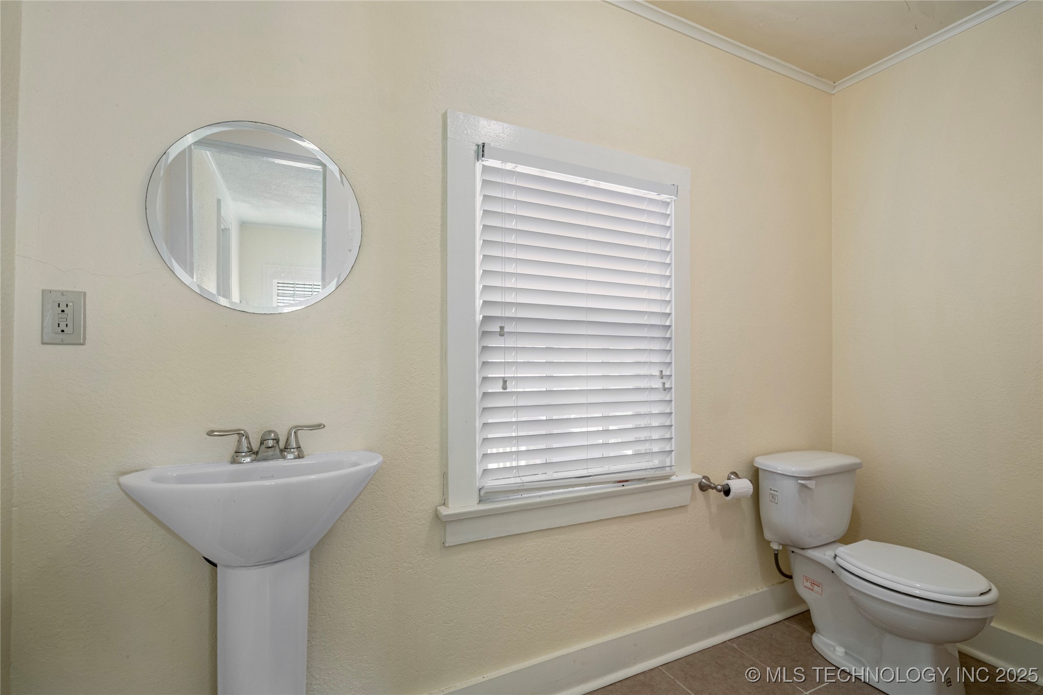 301 E 20th Street Property Photo 98