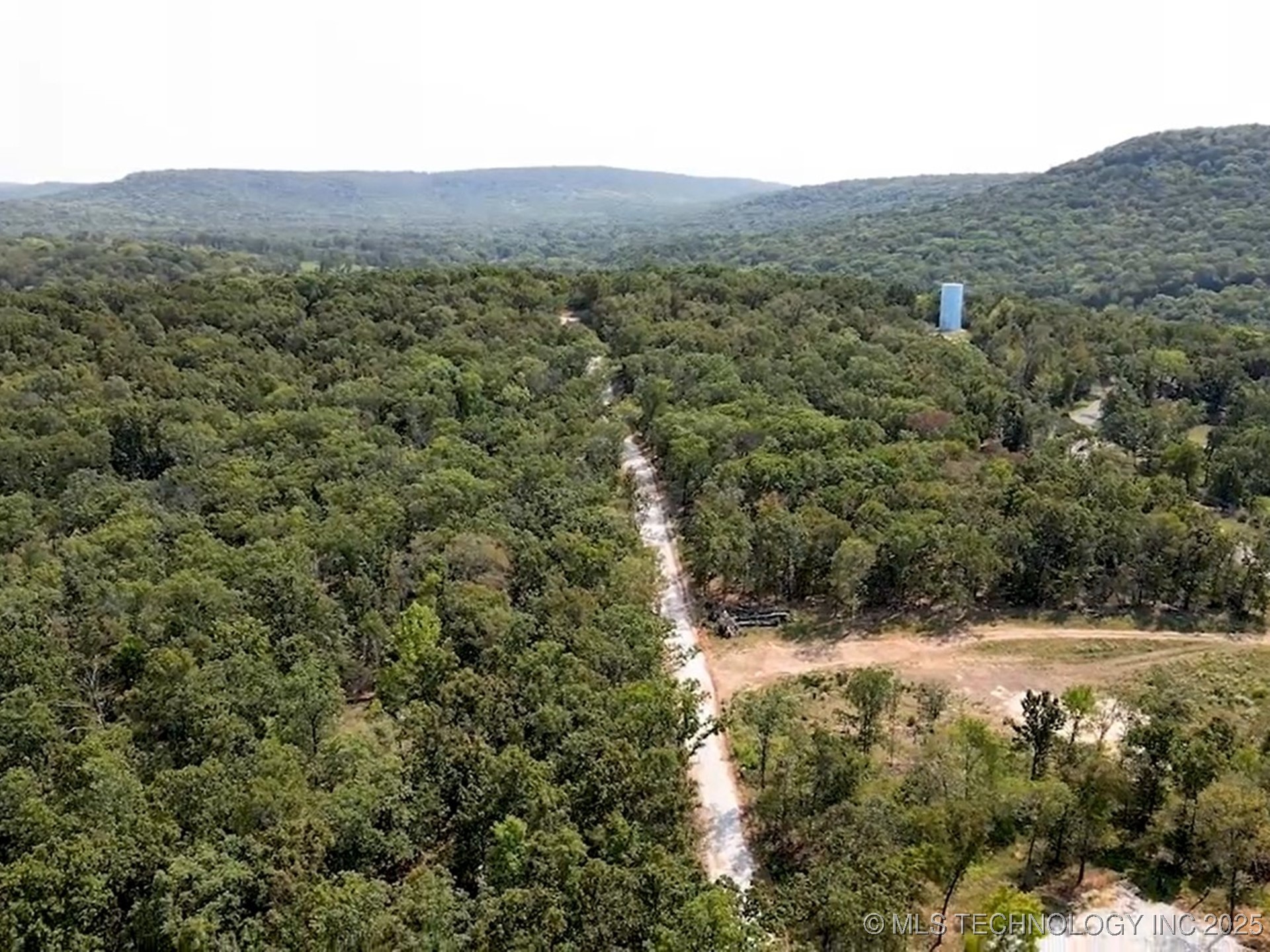 20470 S Chicken Creek Road Property Photo 11