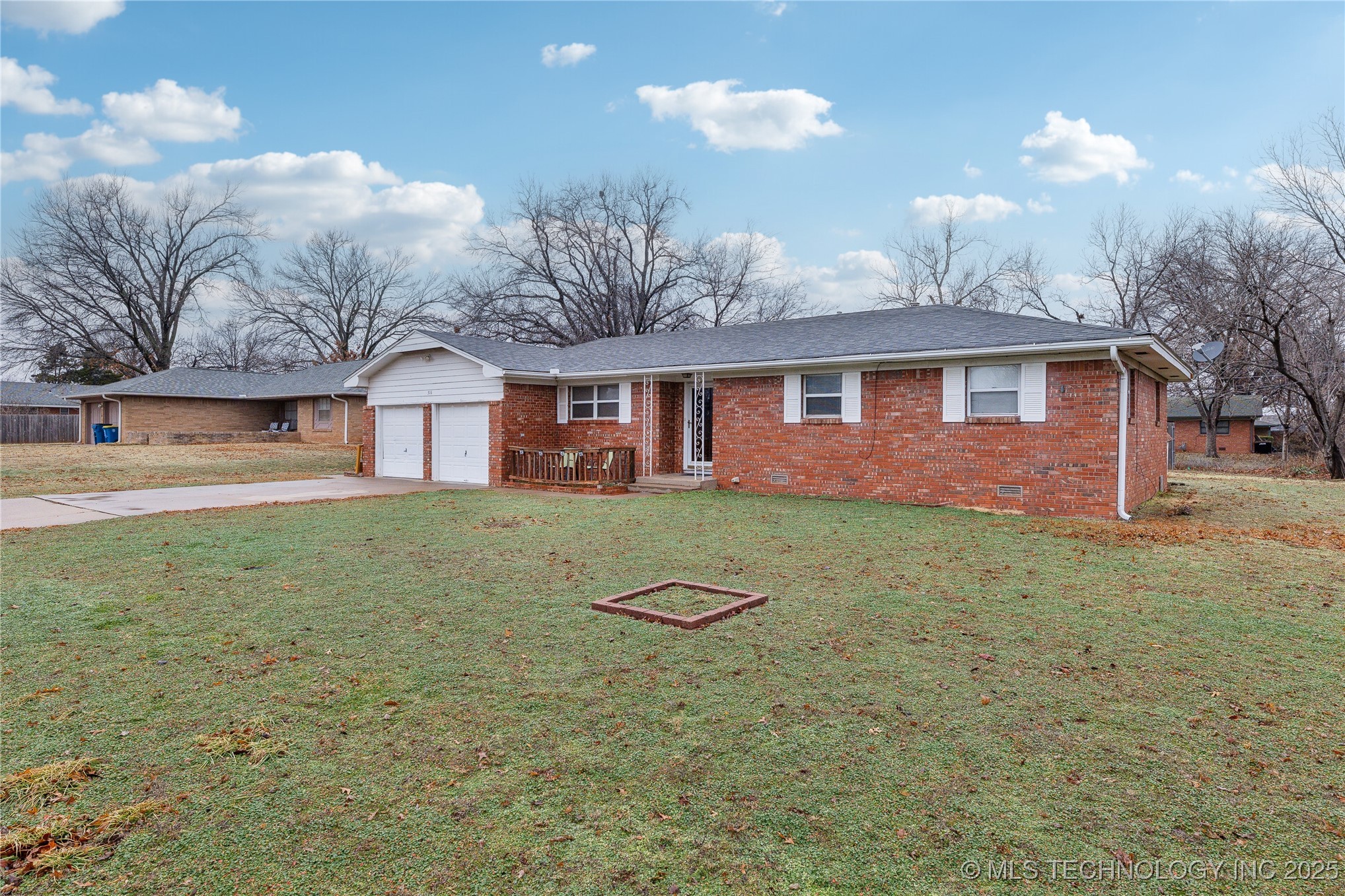 516 E Highview Avenue Property Photo 2