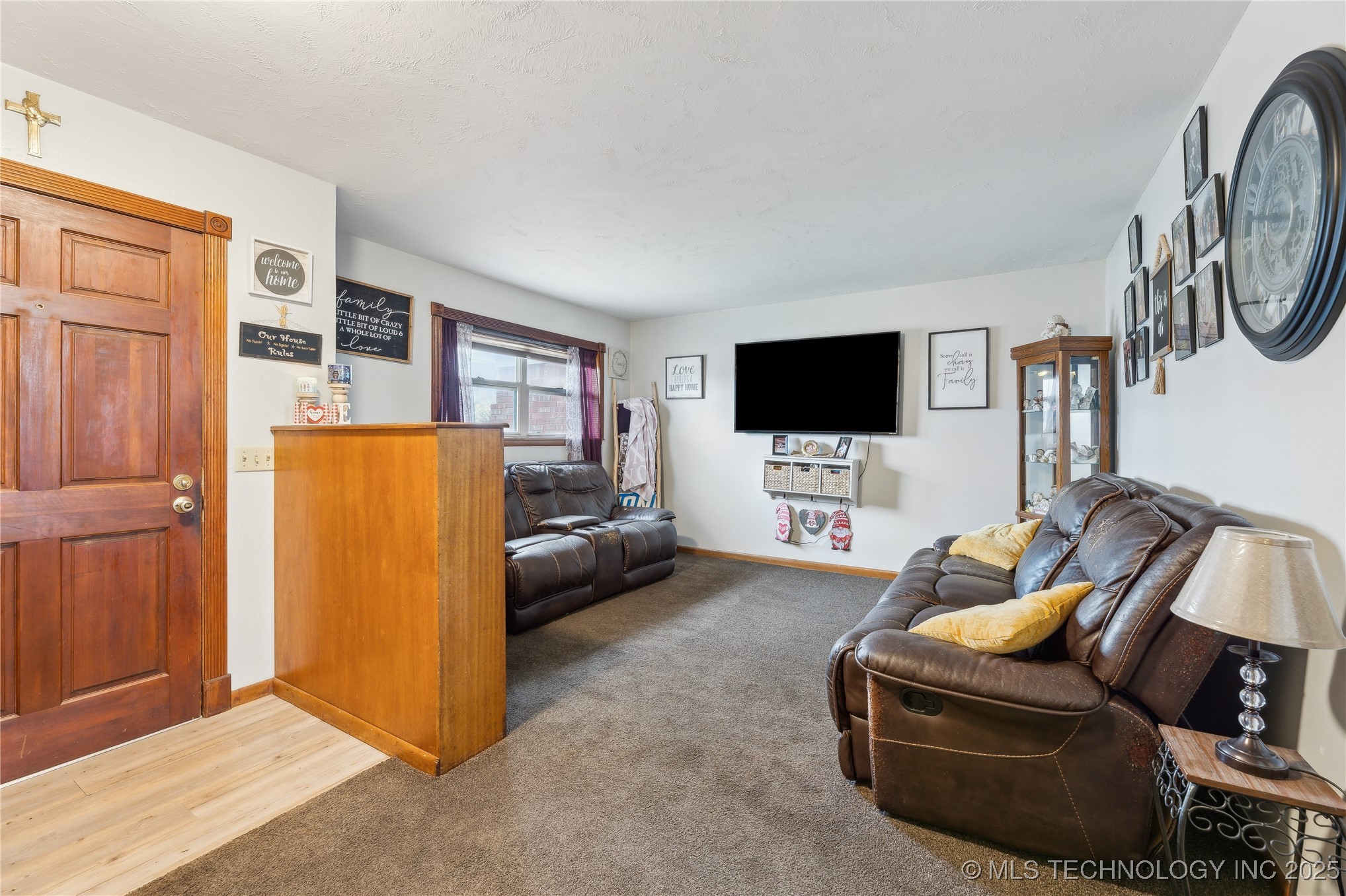 516 E Highview Avenue Property Photo 5