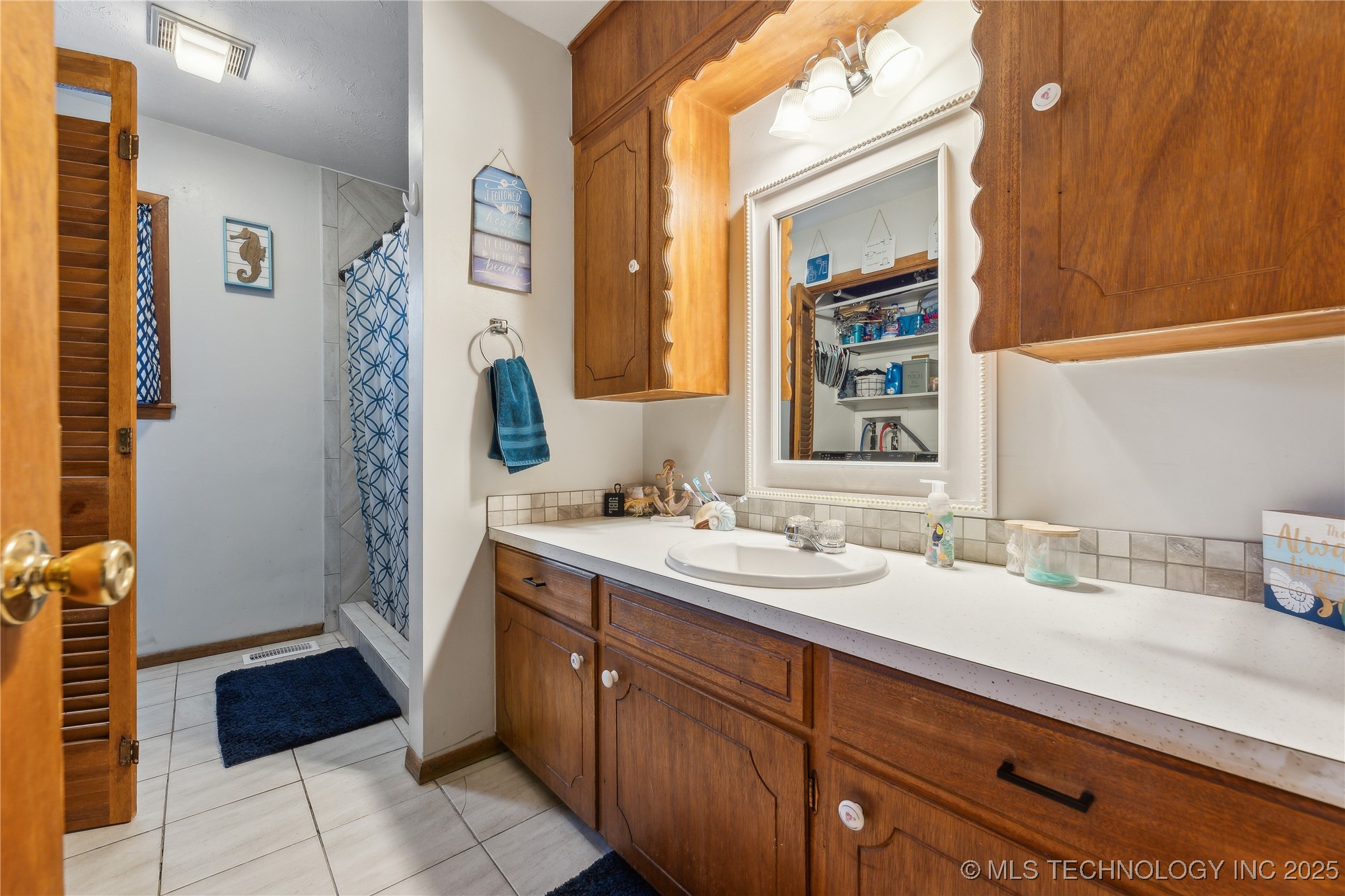 516 E Highview Avenue Property Photo 19