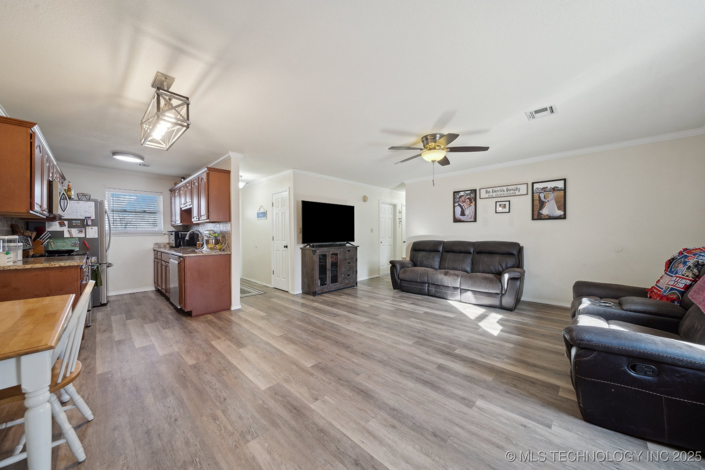 112 E Prairie Street Property Photo 6