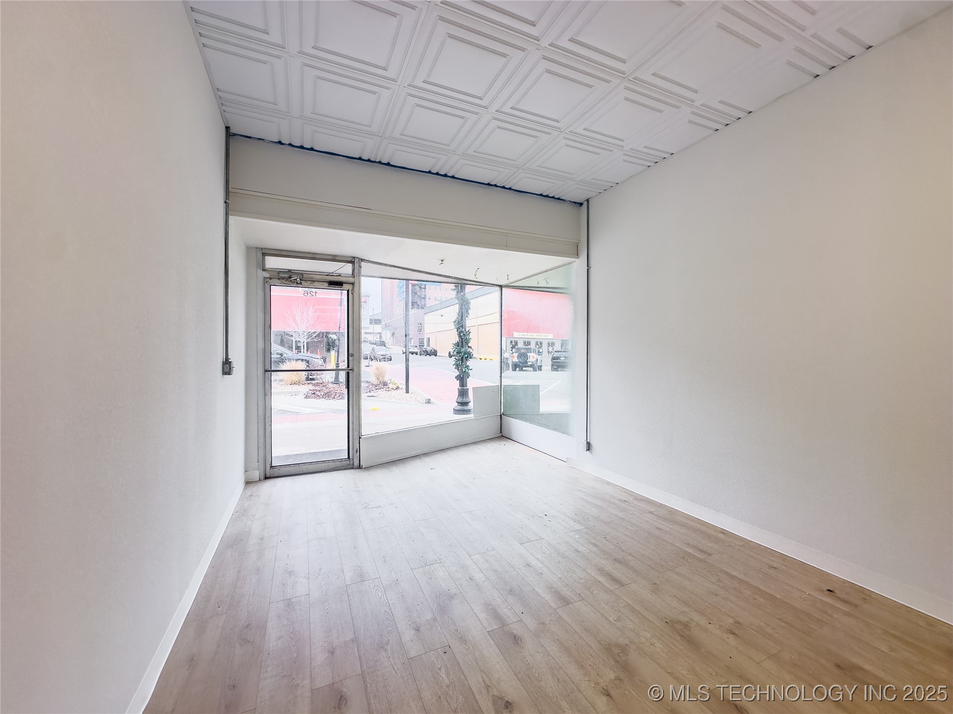 126 E Choctaw Property Photo 8