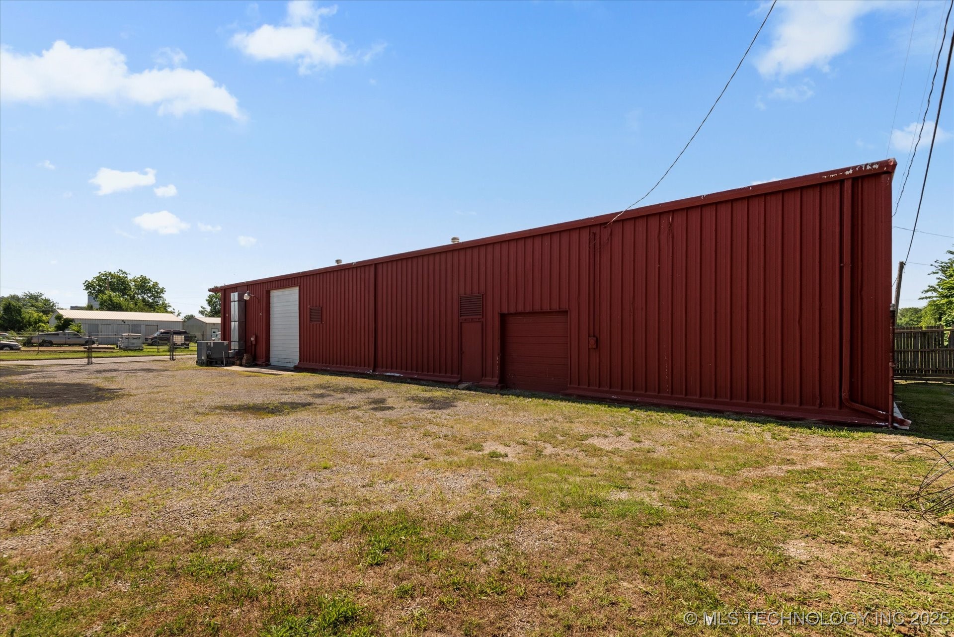 301 S Morton Avenue Property Photo