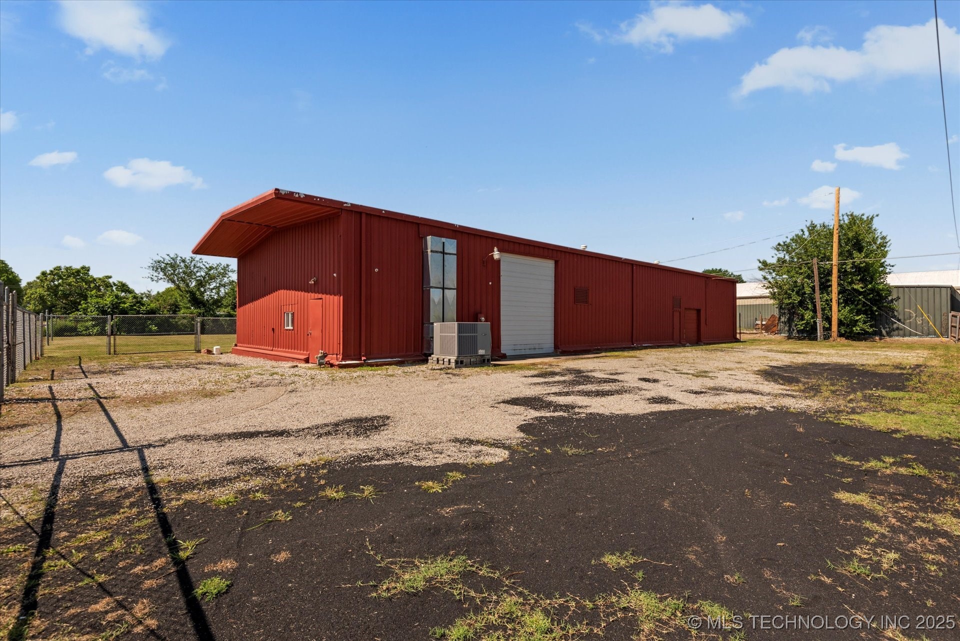 301 S Morton Avenue Property Photo 2