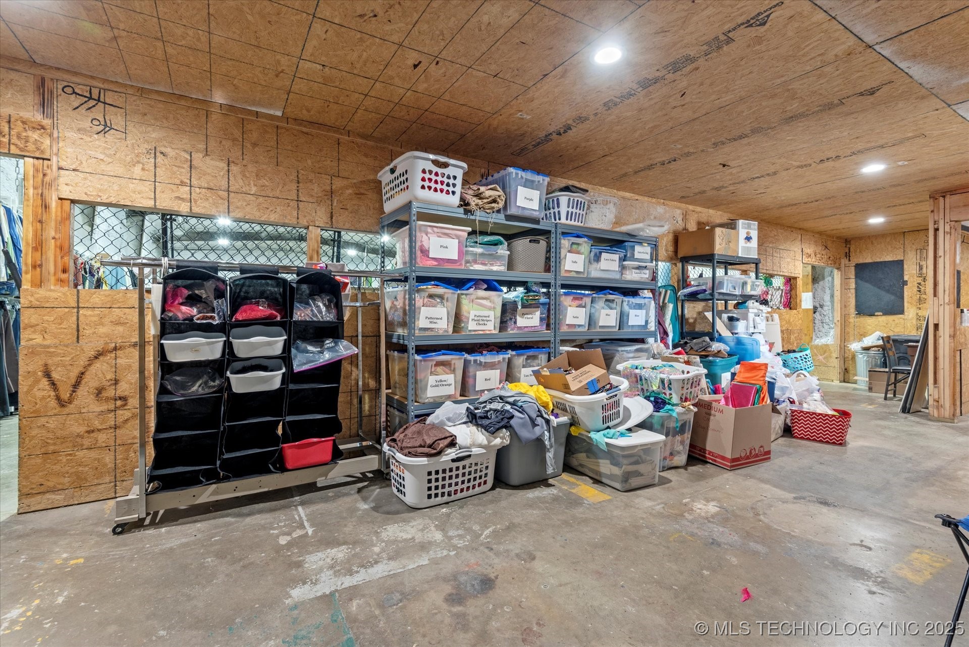 301 S Morton Avenue Property Photo 9