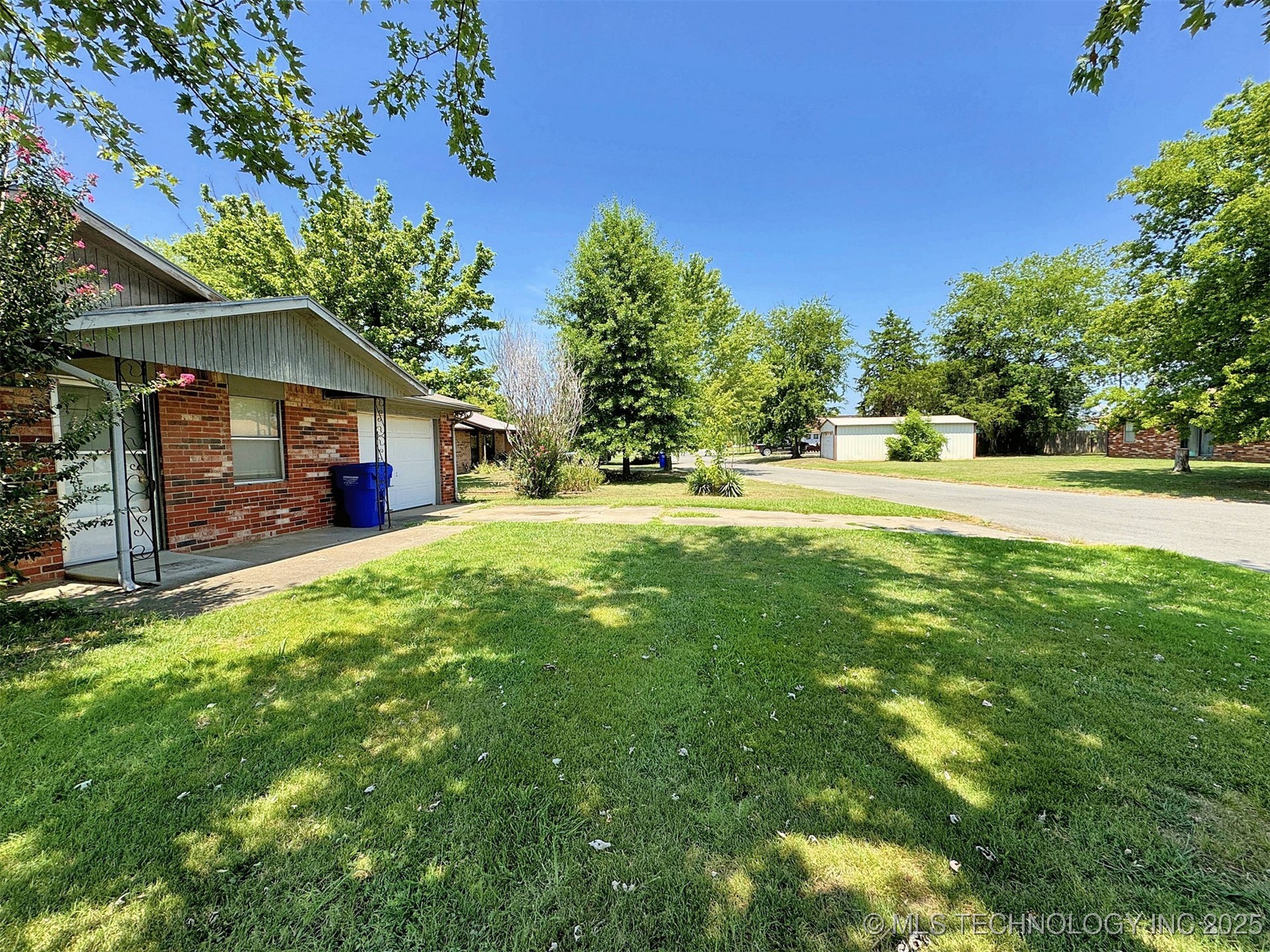 7421 N 43rd Street E Property Photo 3
