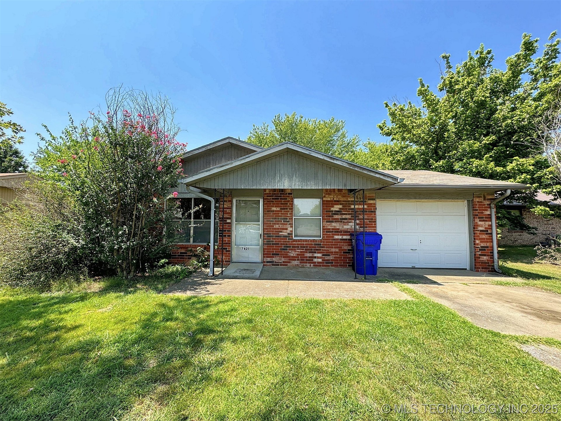 7421 N 43rd Street E Property Photo 5