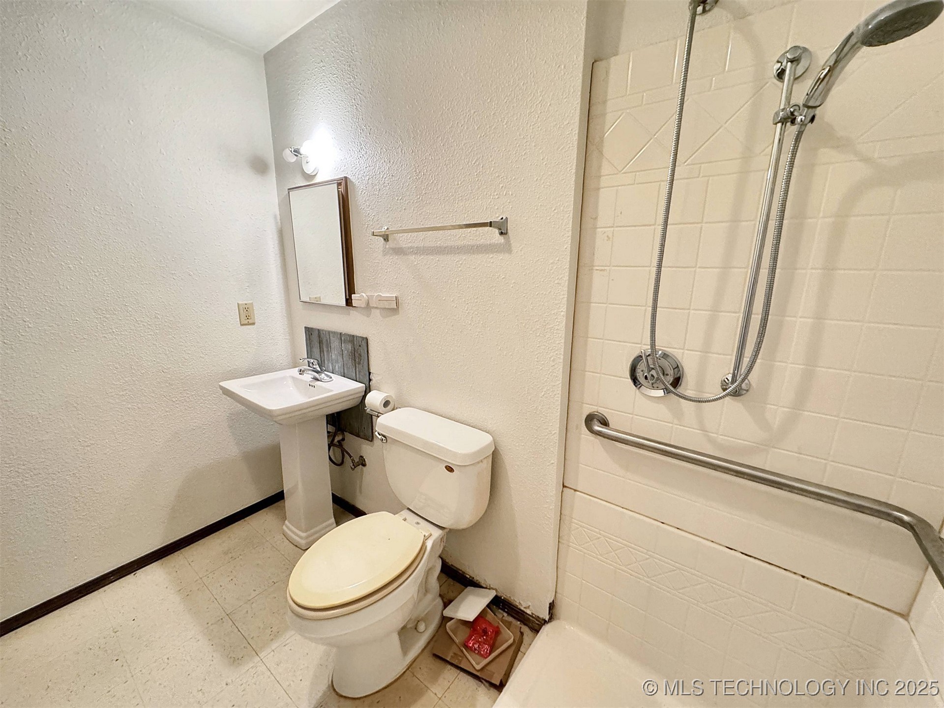 7421 N 43rd Street E Property Photo 28