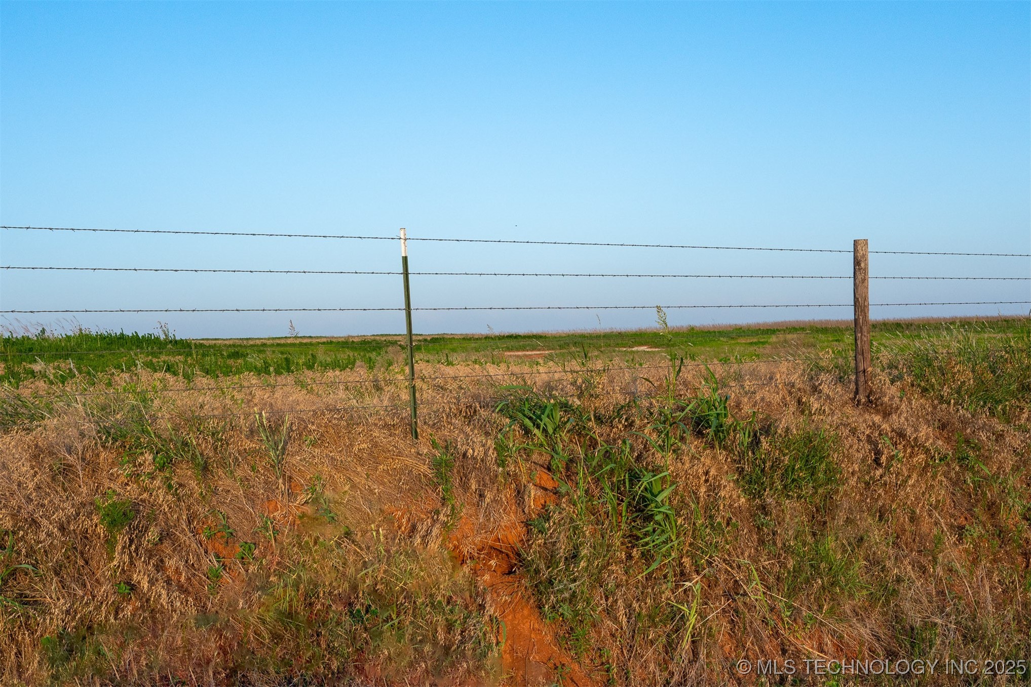 1 E 650 Road Property Photo 17
