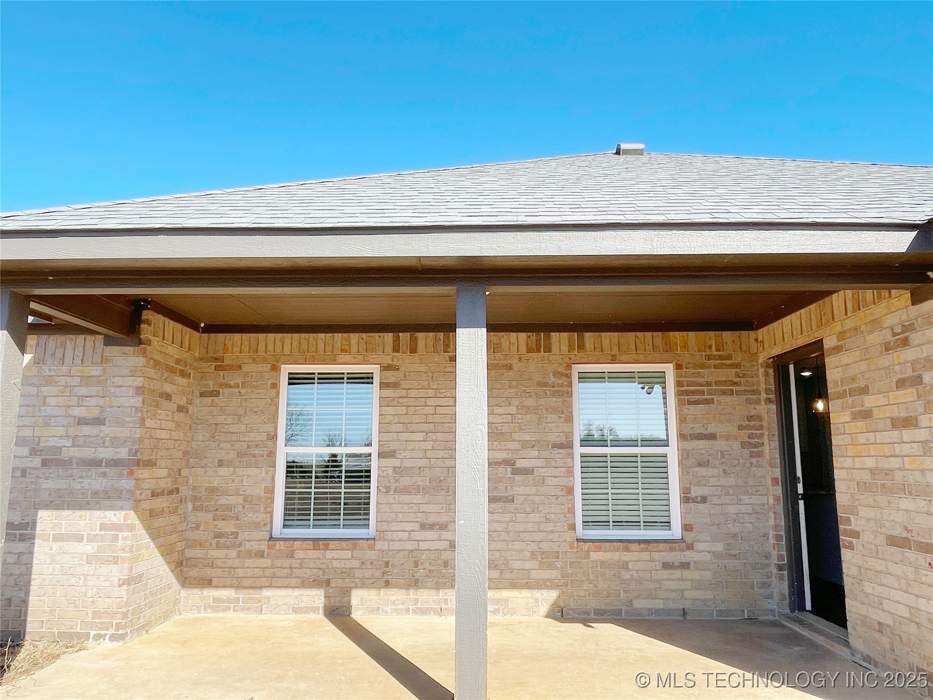 166 Paris Avenue Property Photo 14