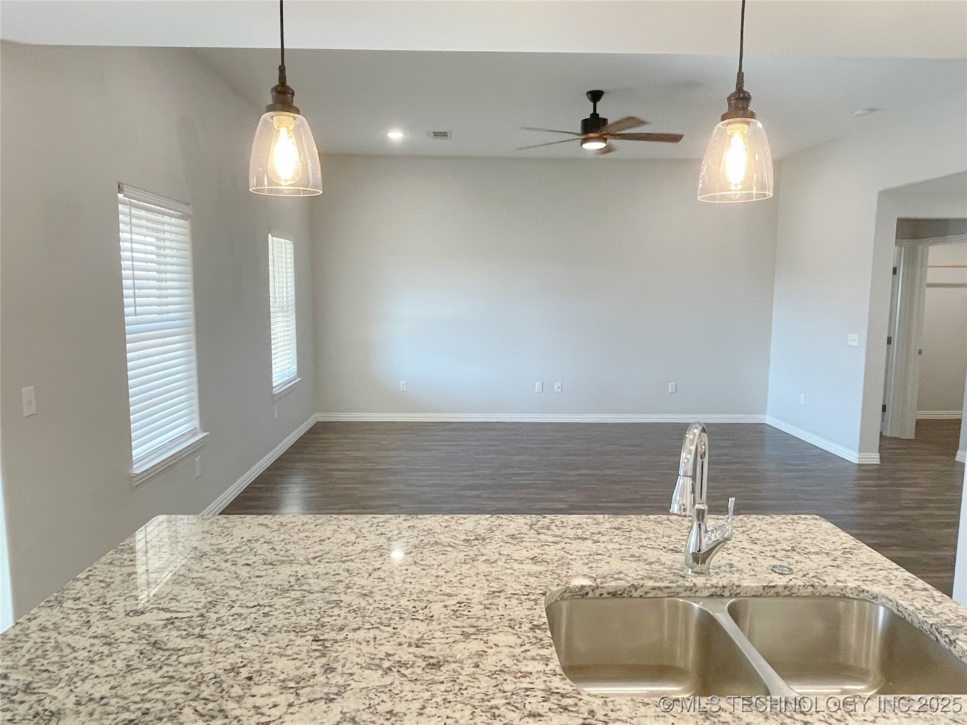 166 Paris Avenue Property Photo 15