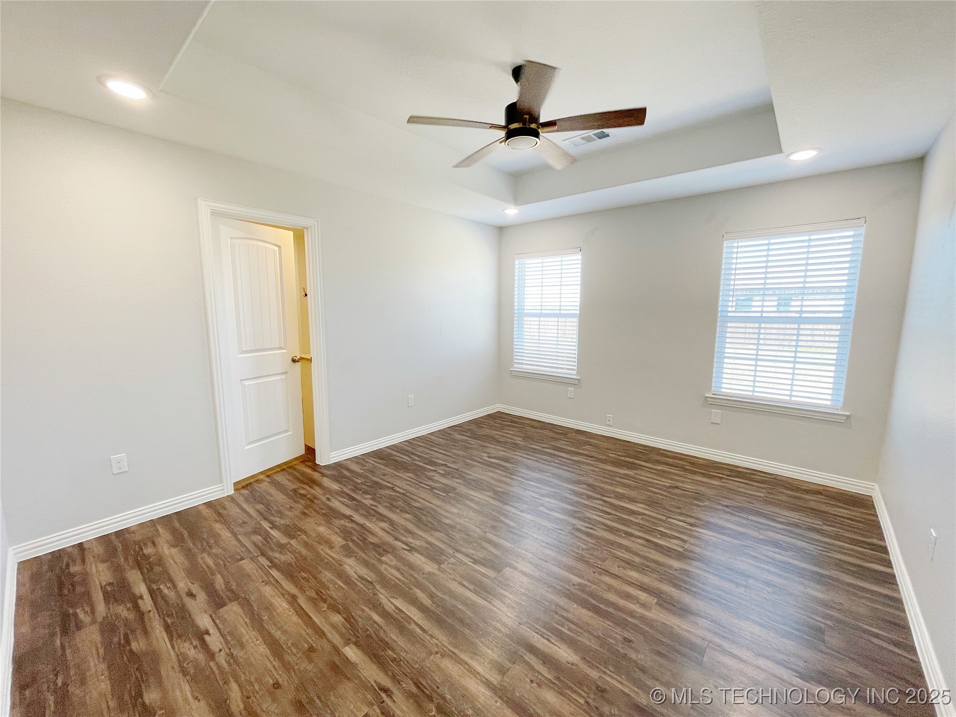 166 Paris Avenue Property Photo 16