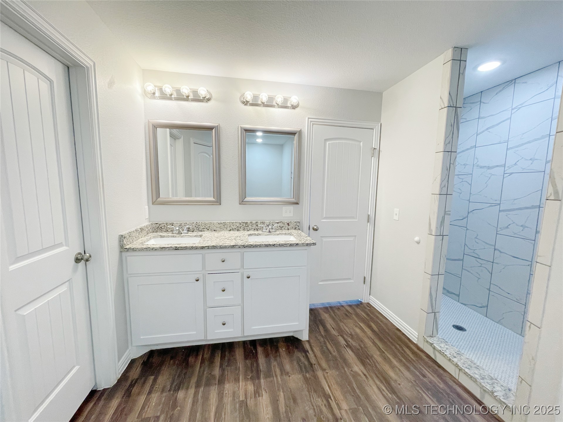 166 Paris Avenue Property Photo 21