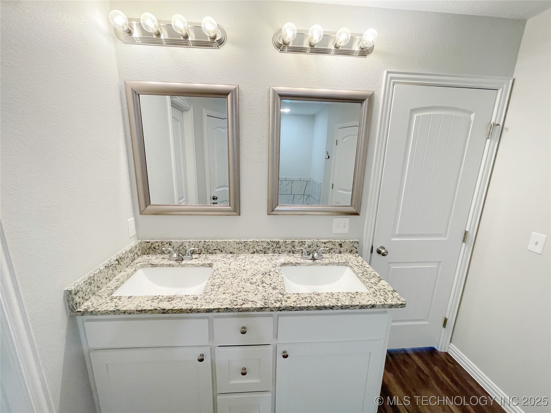 166 Paris Avenue Property Photo 22