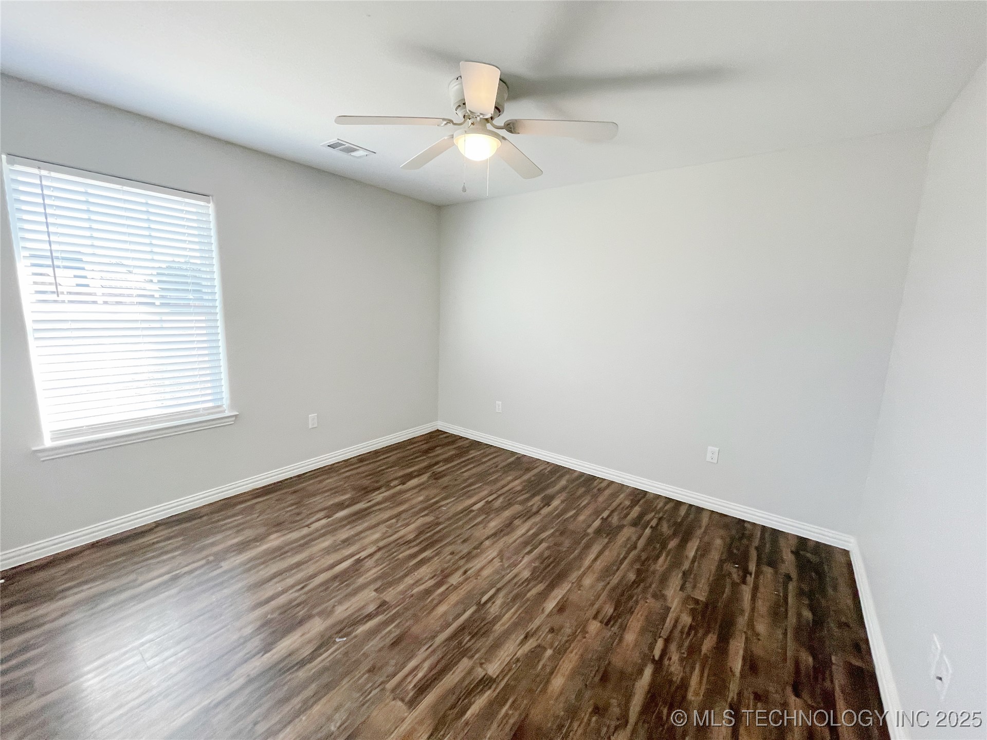 166 Paris Avenue Property Photo 25