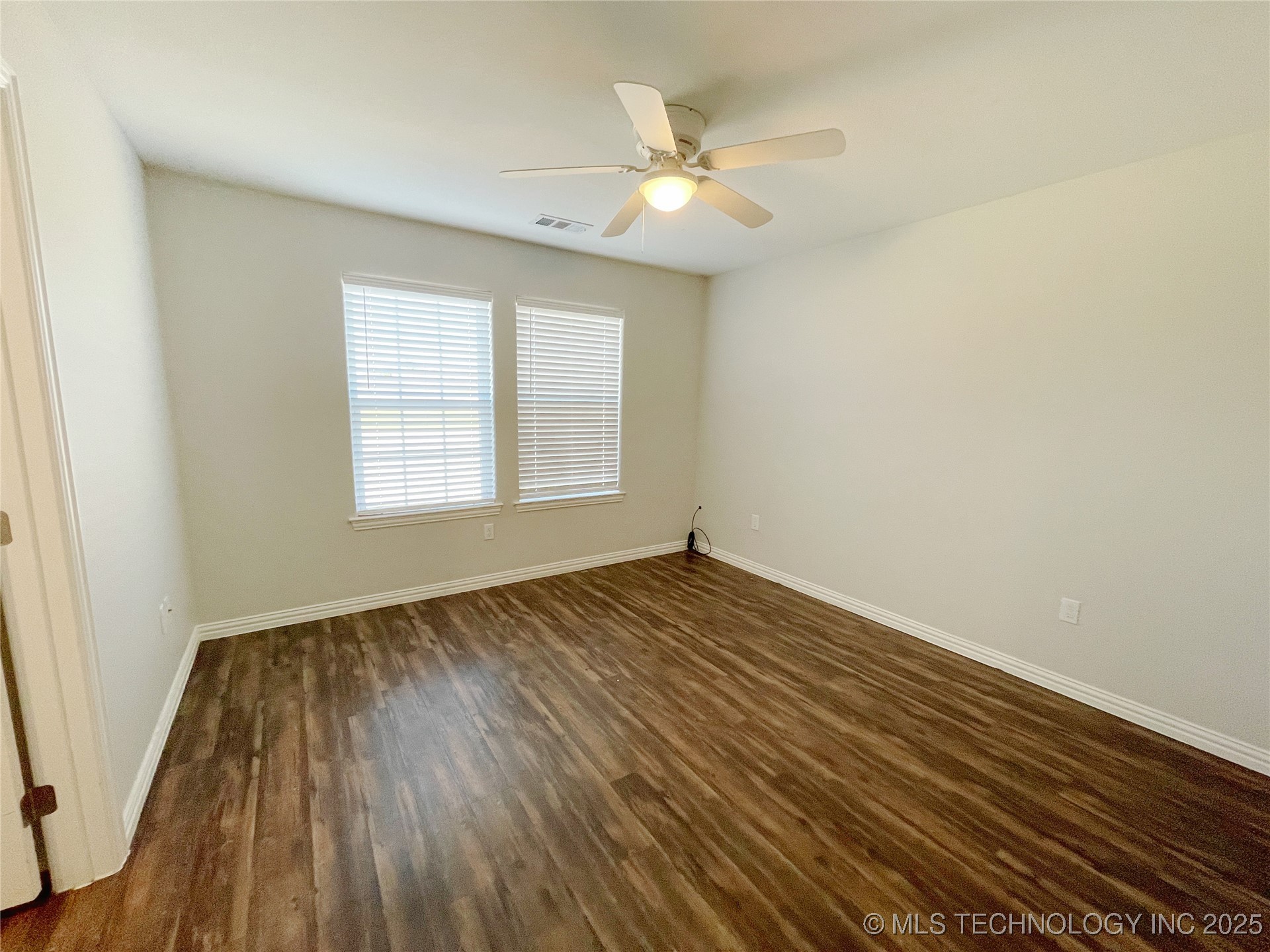 166 Paris Avenue Property Photo 26