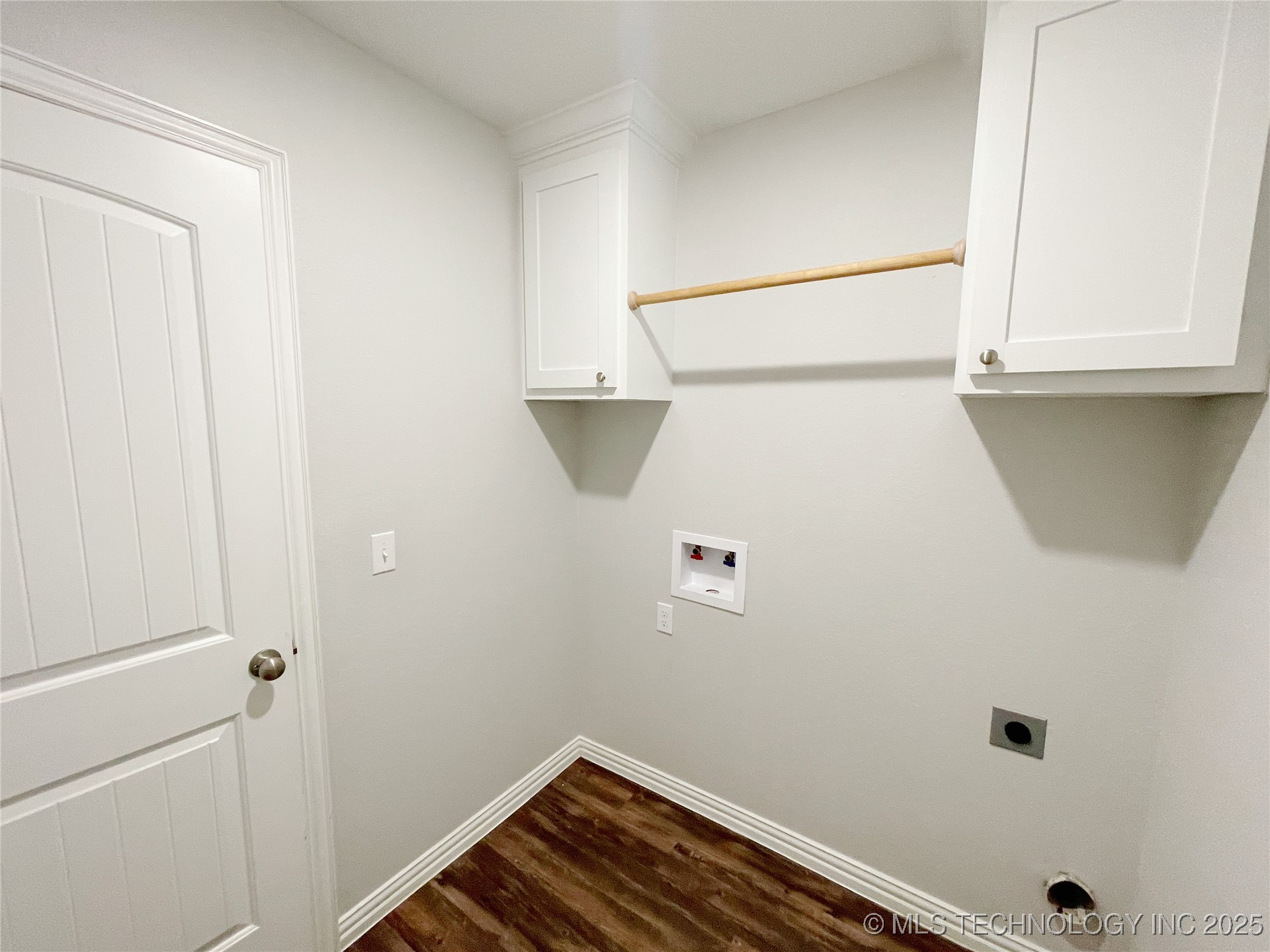 166 Paris Avenue Property Photo 27