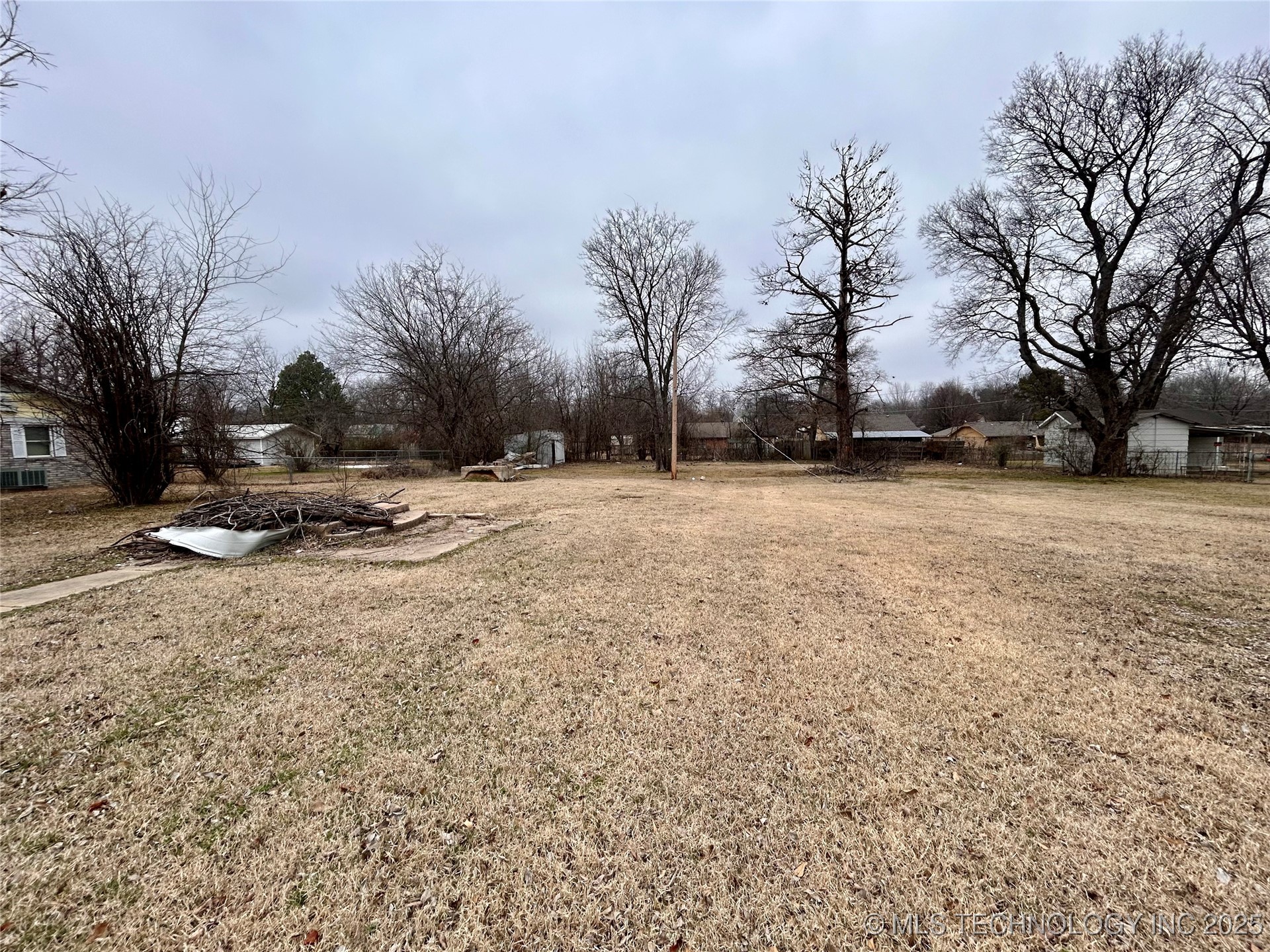 3 W Park Avenue Property Photo 2