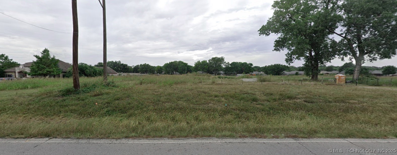 9340 S Elwood Avenue Property Photo 4