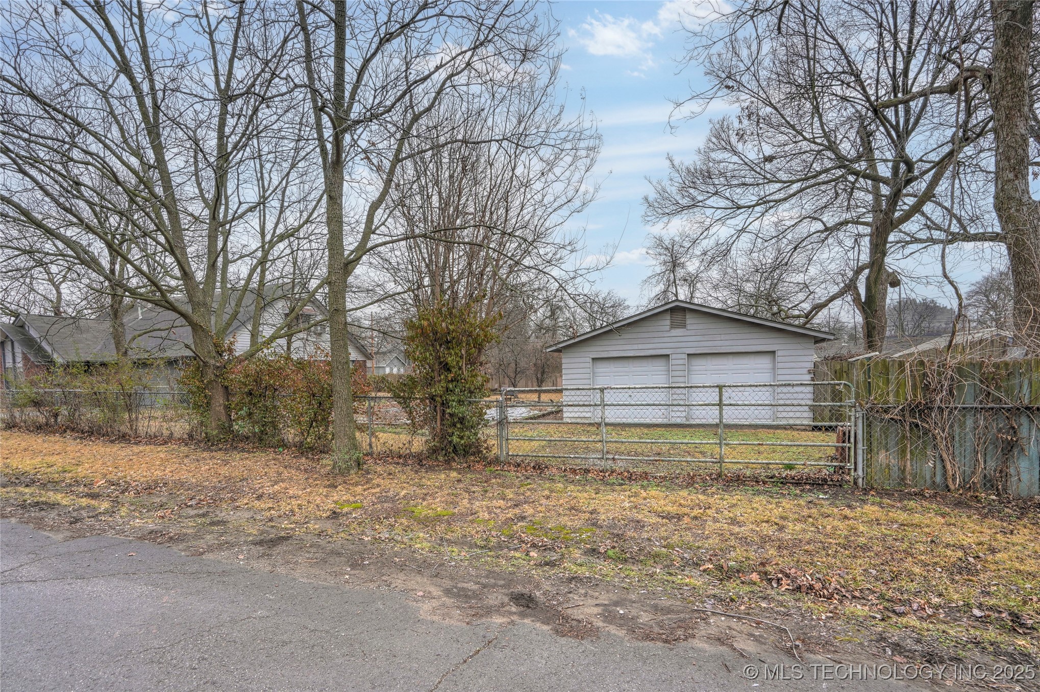 313 W Freeport Street Property Photo 2