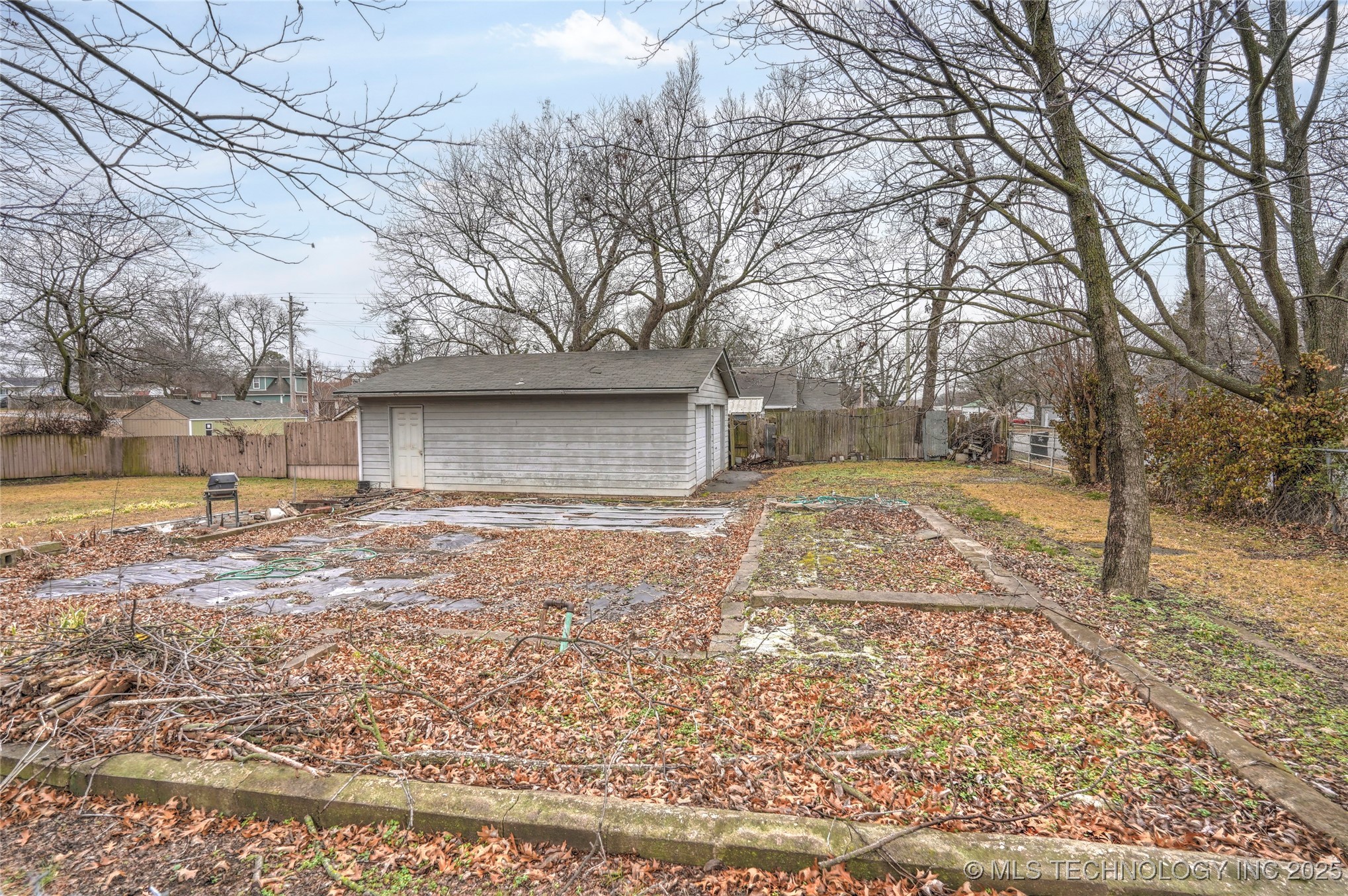 313 W Freeport Street Property Photo 4