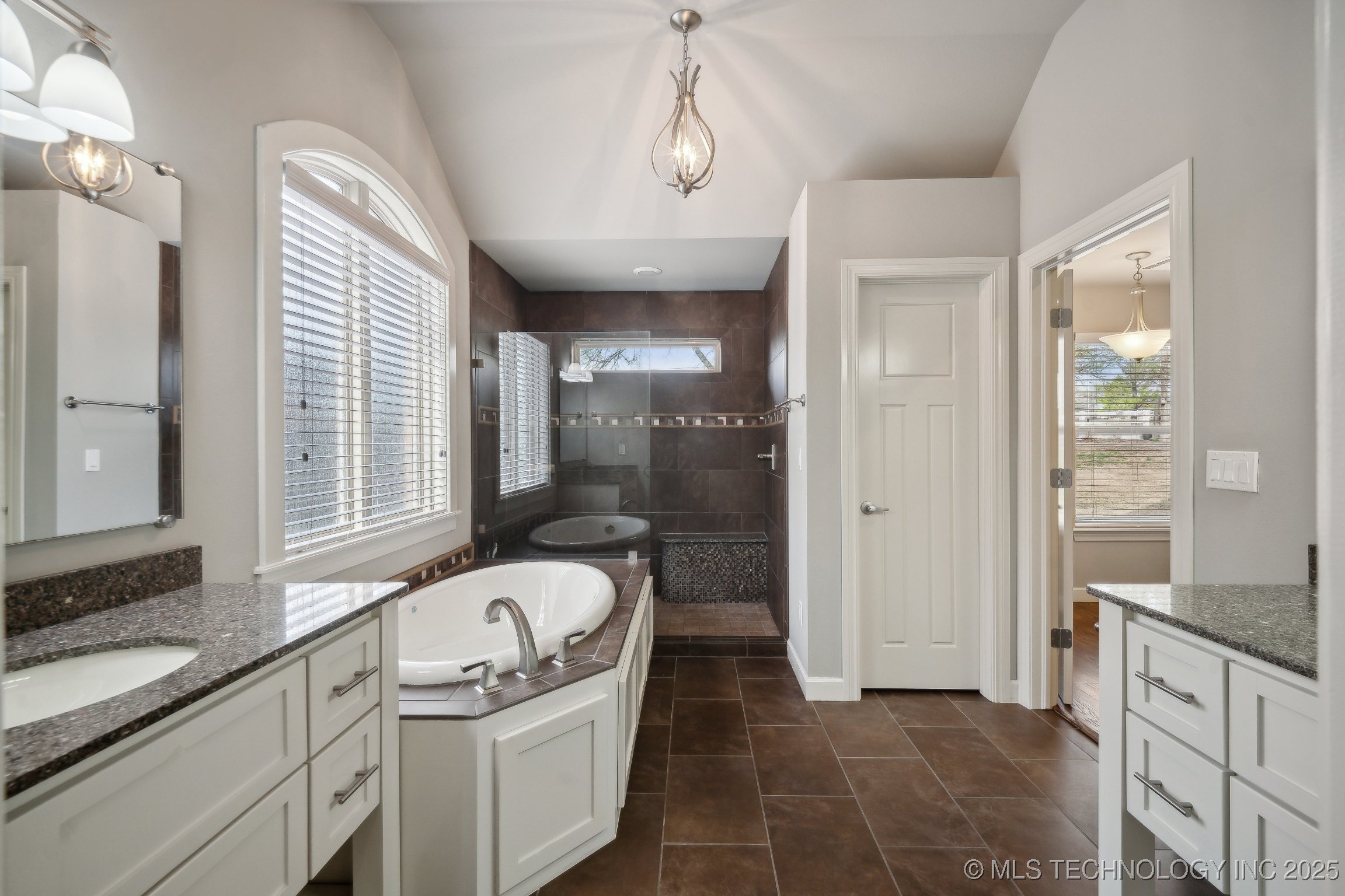 11008 S Sycamore Street Property Photo 18