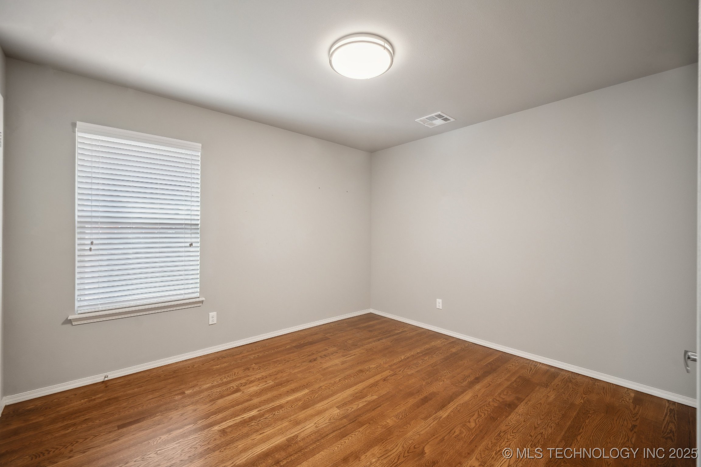 11008 S Sycamore Street Property Photo 21