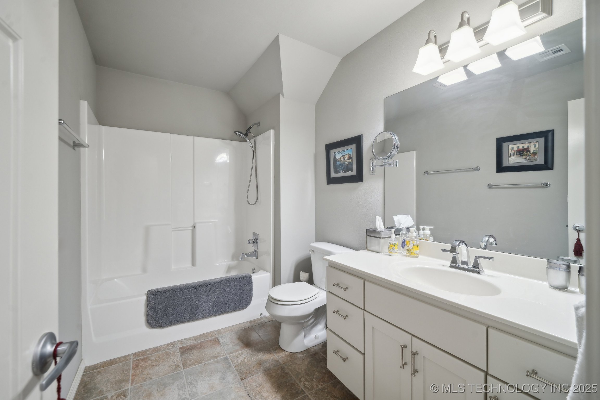 11008 S Sycamore Street Property Photo 24