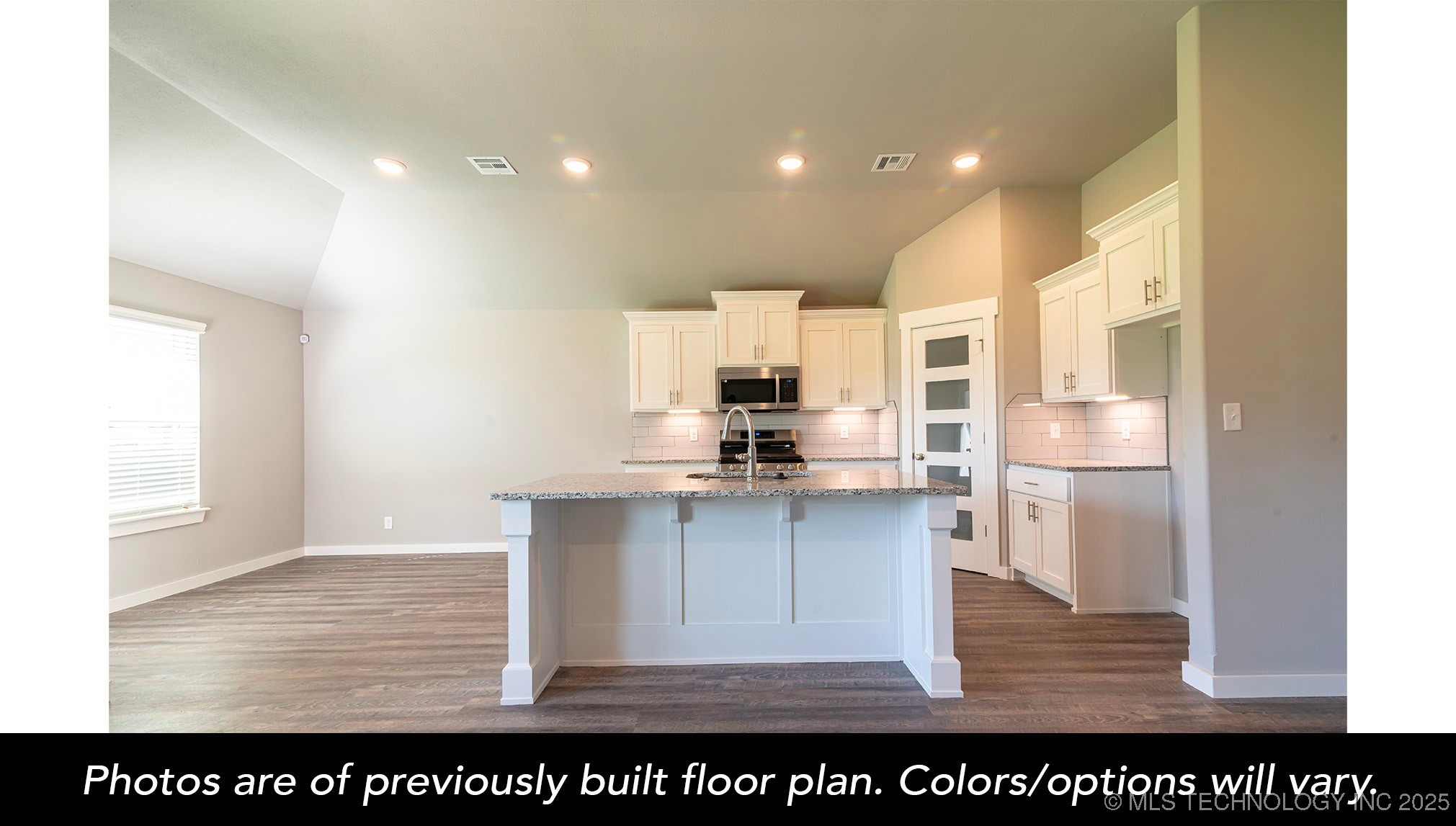 15018 S Poplar Street Property Photo 12