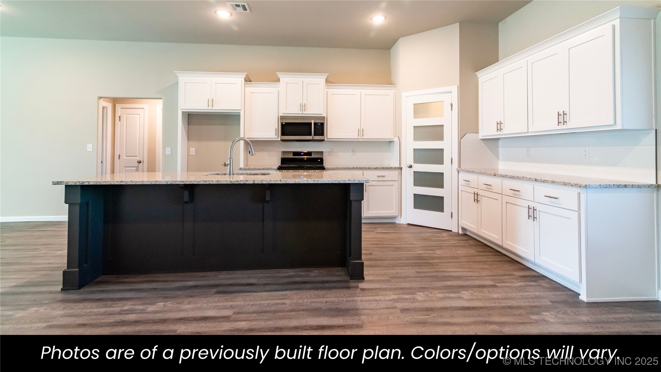 14940 S Poplar Street Property Photo 4