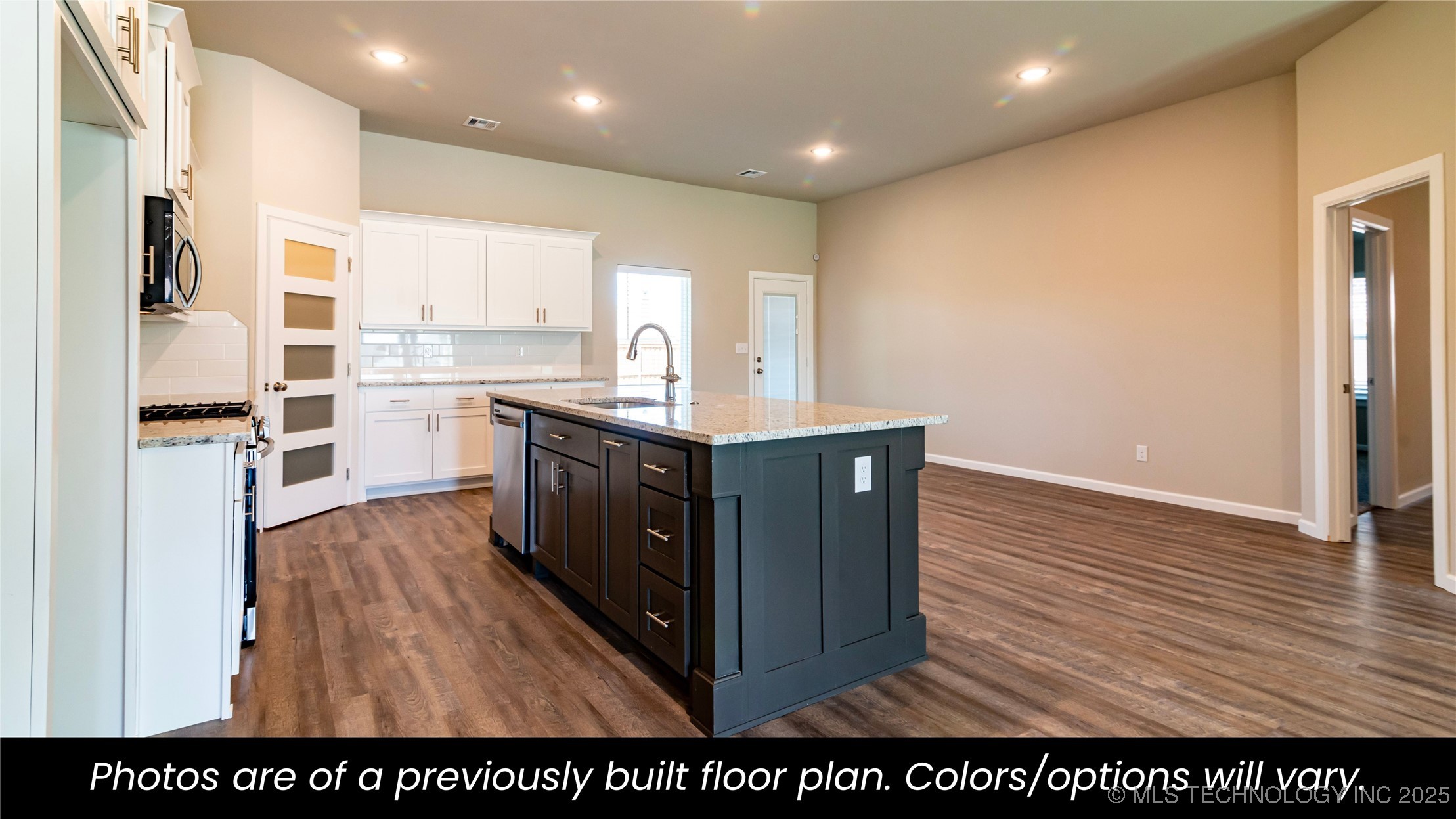 14940 S Poplar Street Property Photo 8